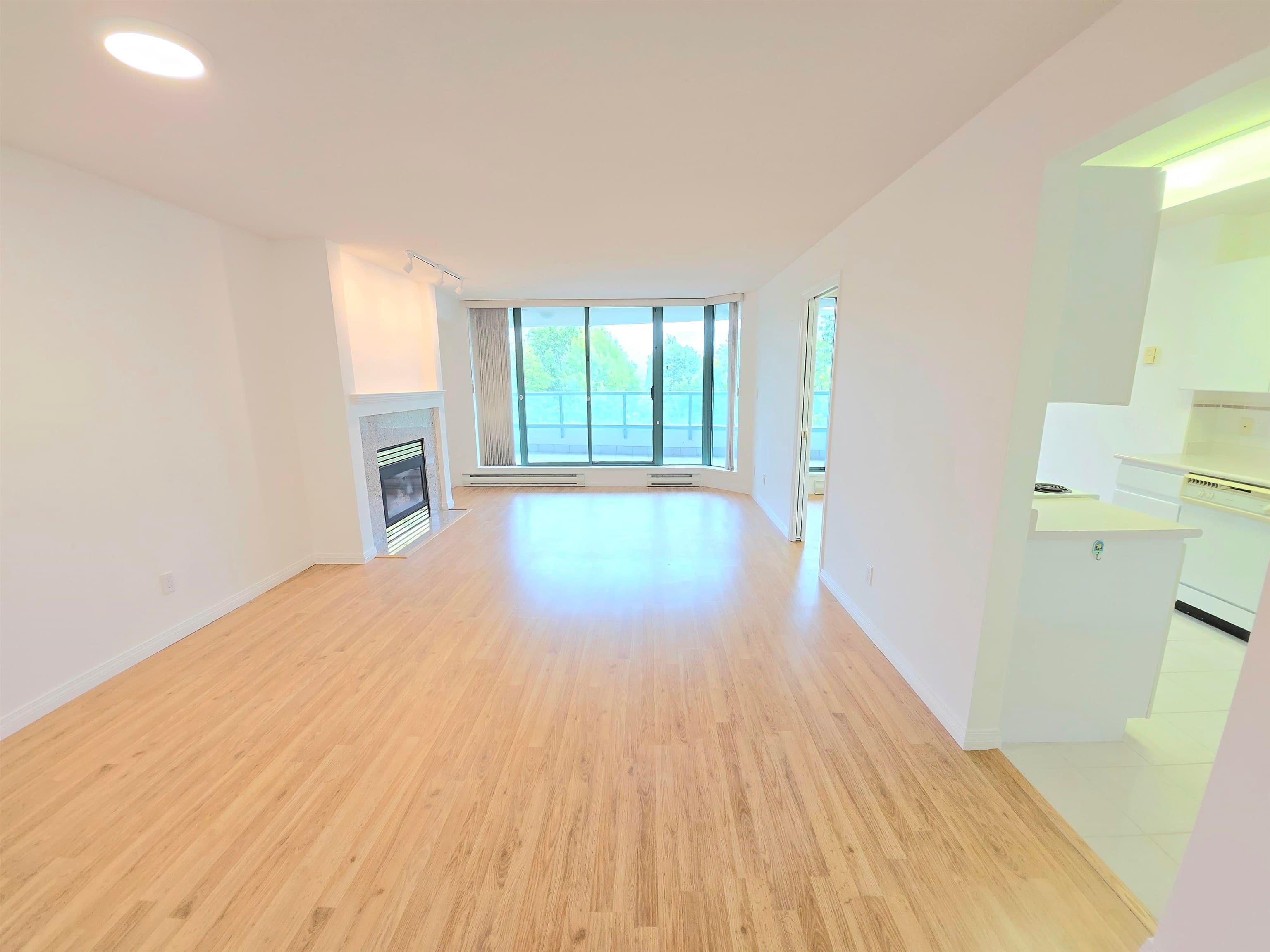 401 - 5899 Wilson Avenue, Burnaby, V5H 4R9 — photo 2