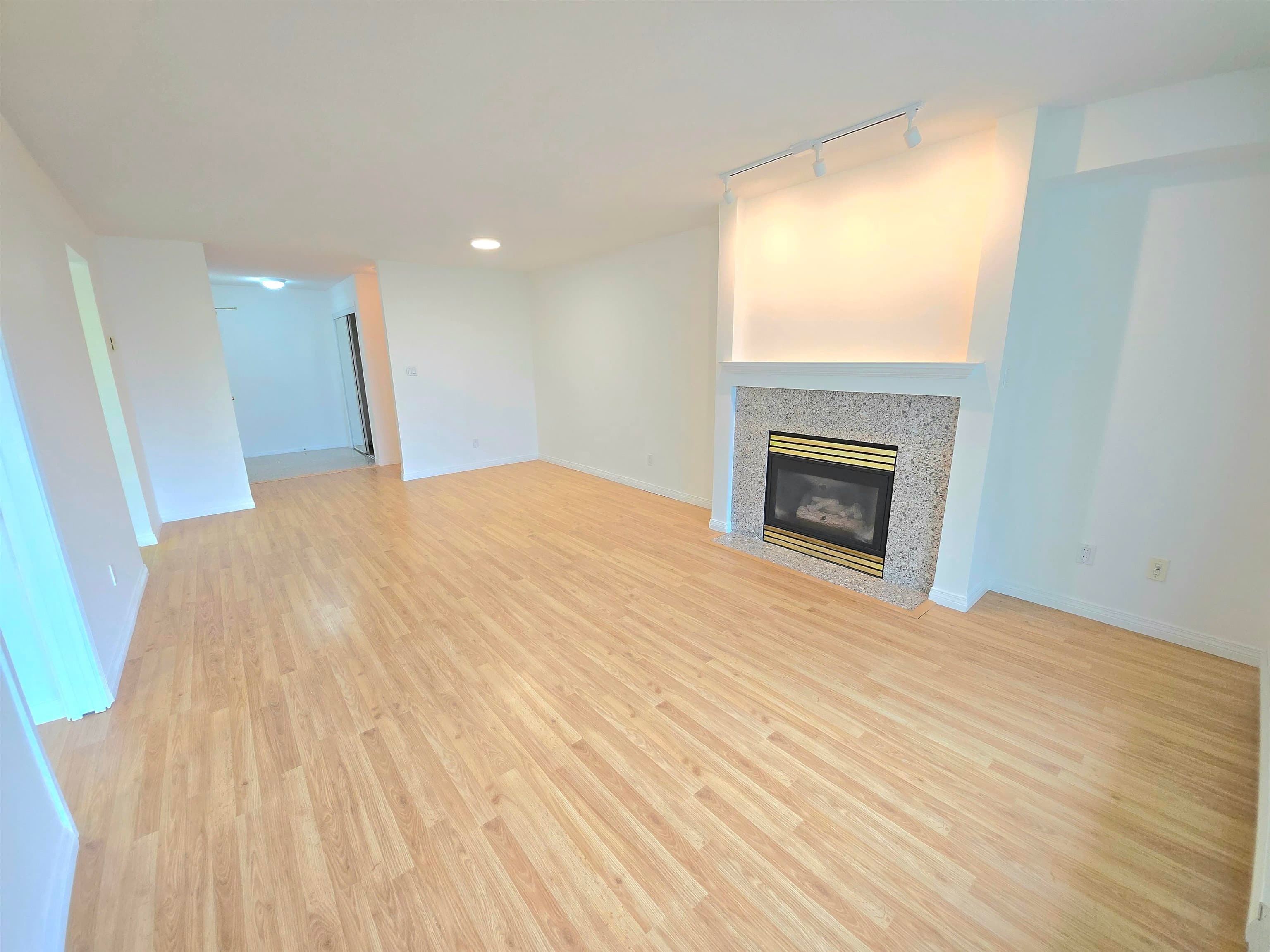 401 - 5899 Wilson Avenue, Burnaby, V5H 4R9 — photo 4