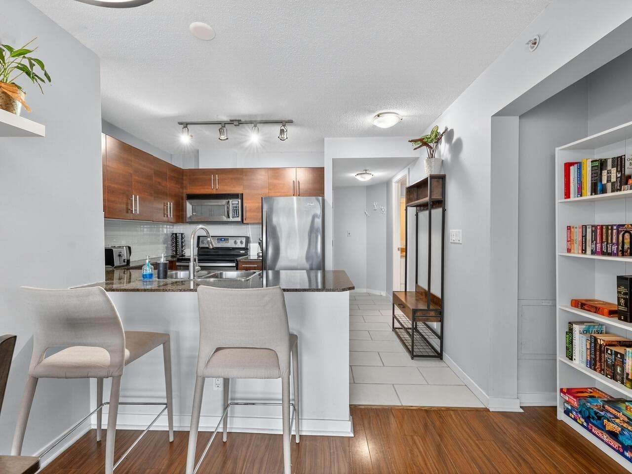 901 - 833 Agnes Street, New Westminster, V3M 0B1 — photo 4