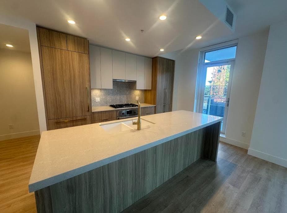 202 - 2385 Emery Court, North Vancouver, V7J 0G1 — photo 2