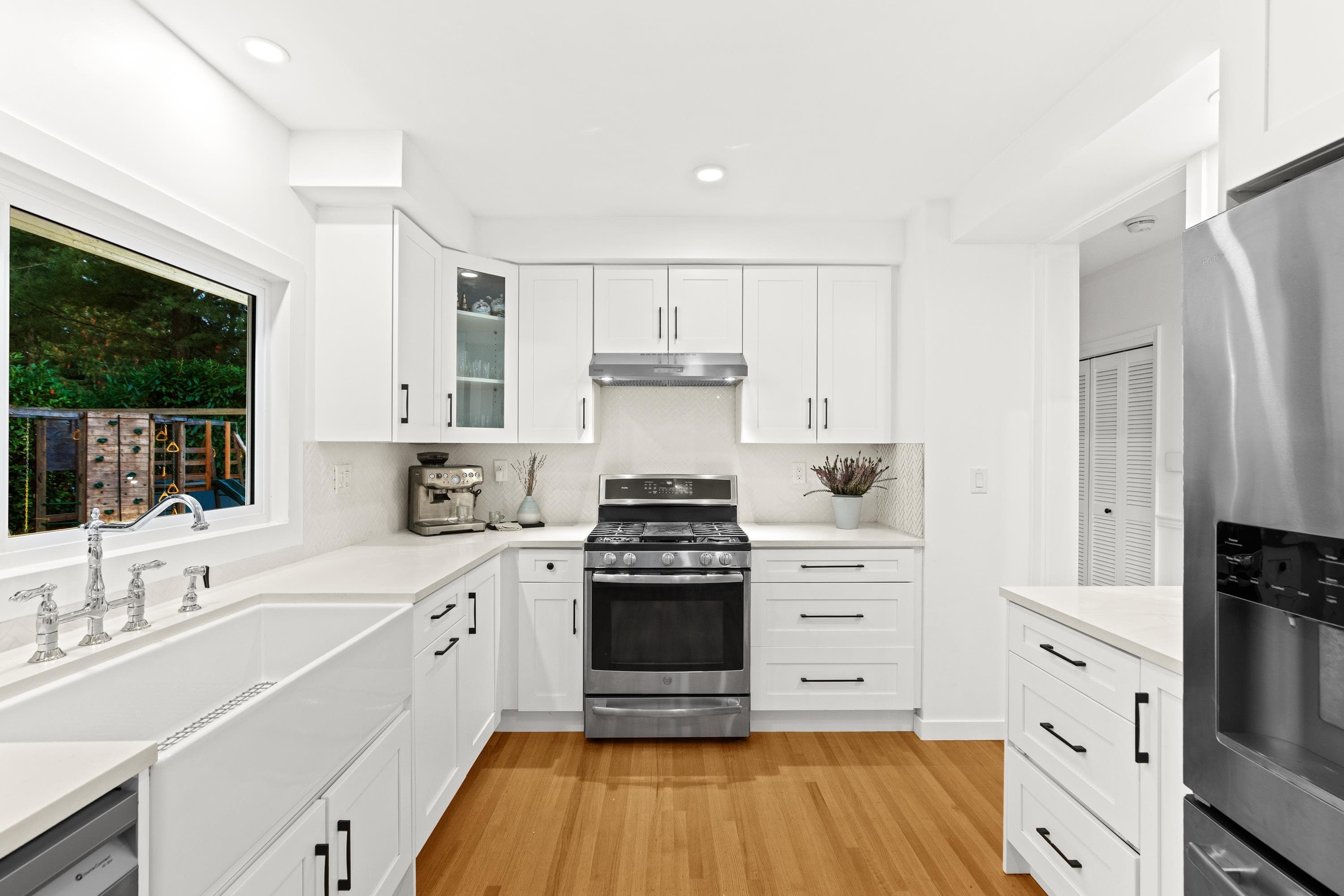 4123 Virginia Crescent, North Vancouver, V7R 3Z7 — photo 4