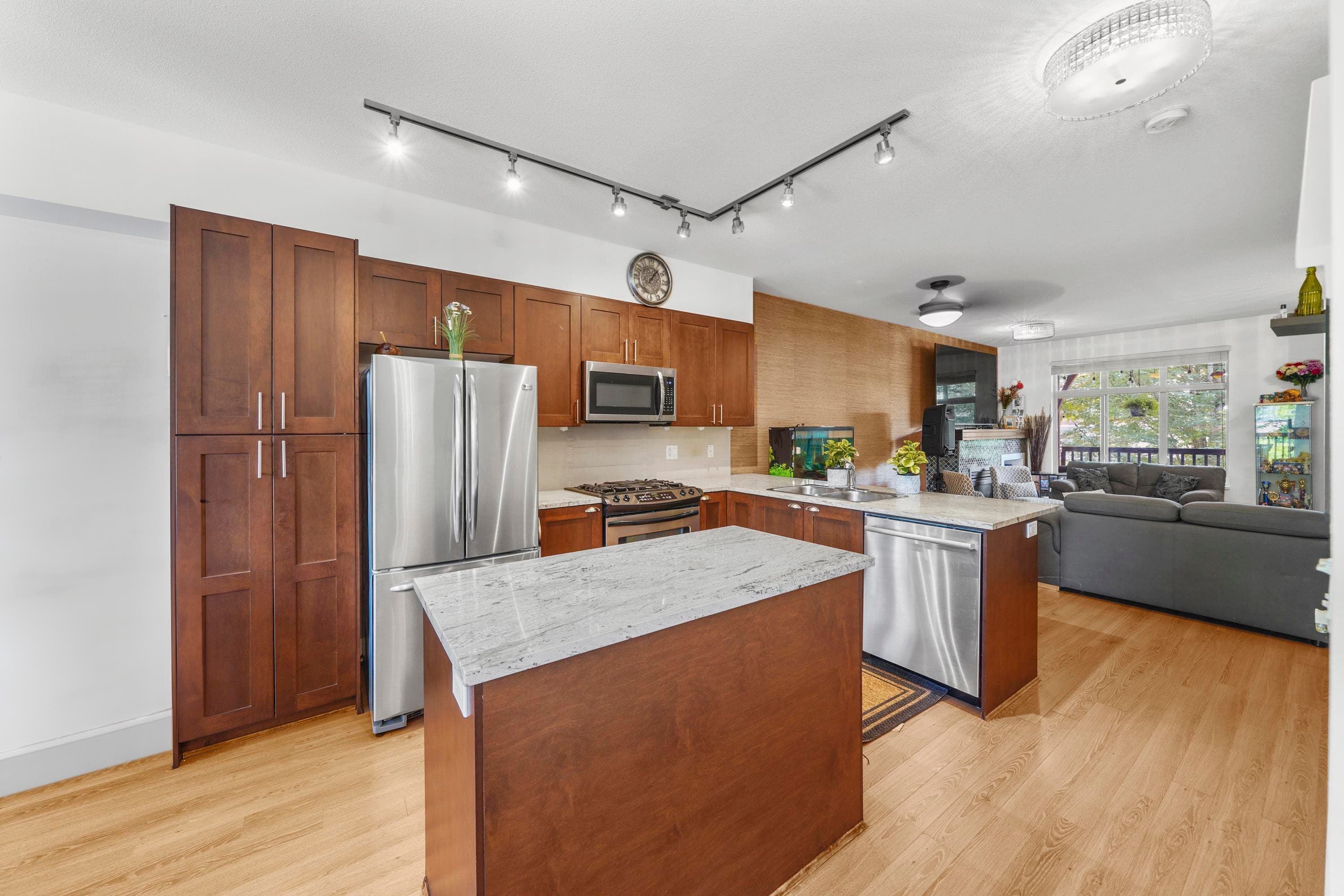 15 - 19478 65 Avenue, Surrey