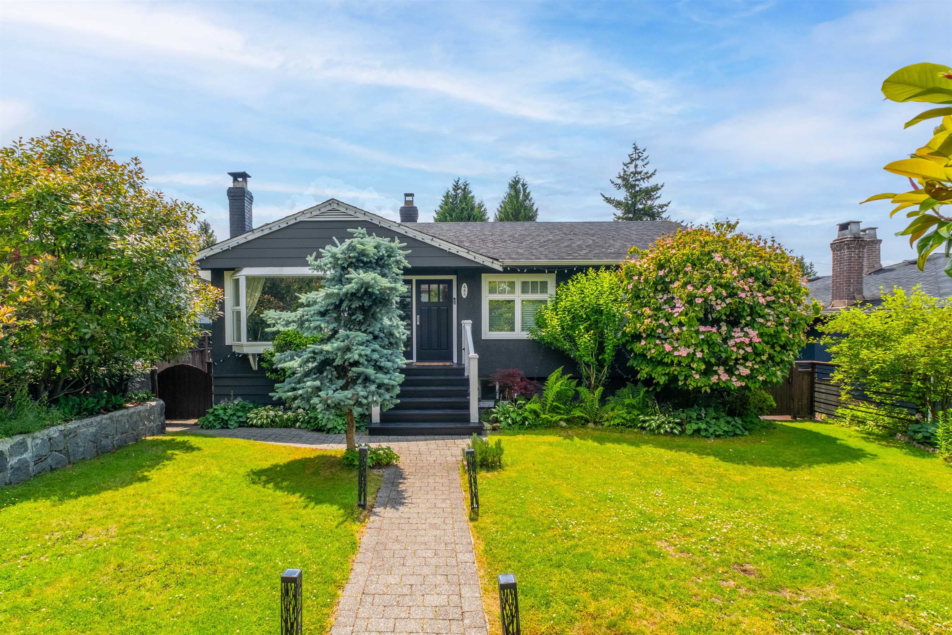 445 W 26th Street, North Vancouver — sold