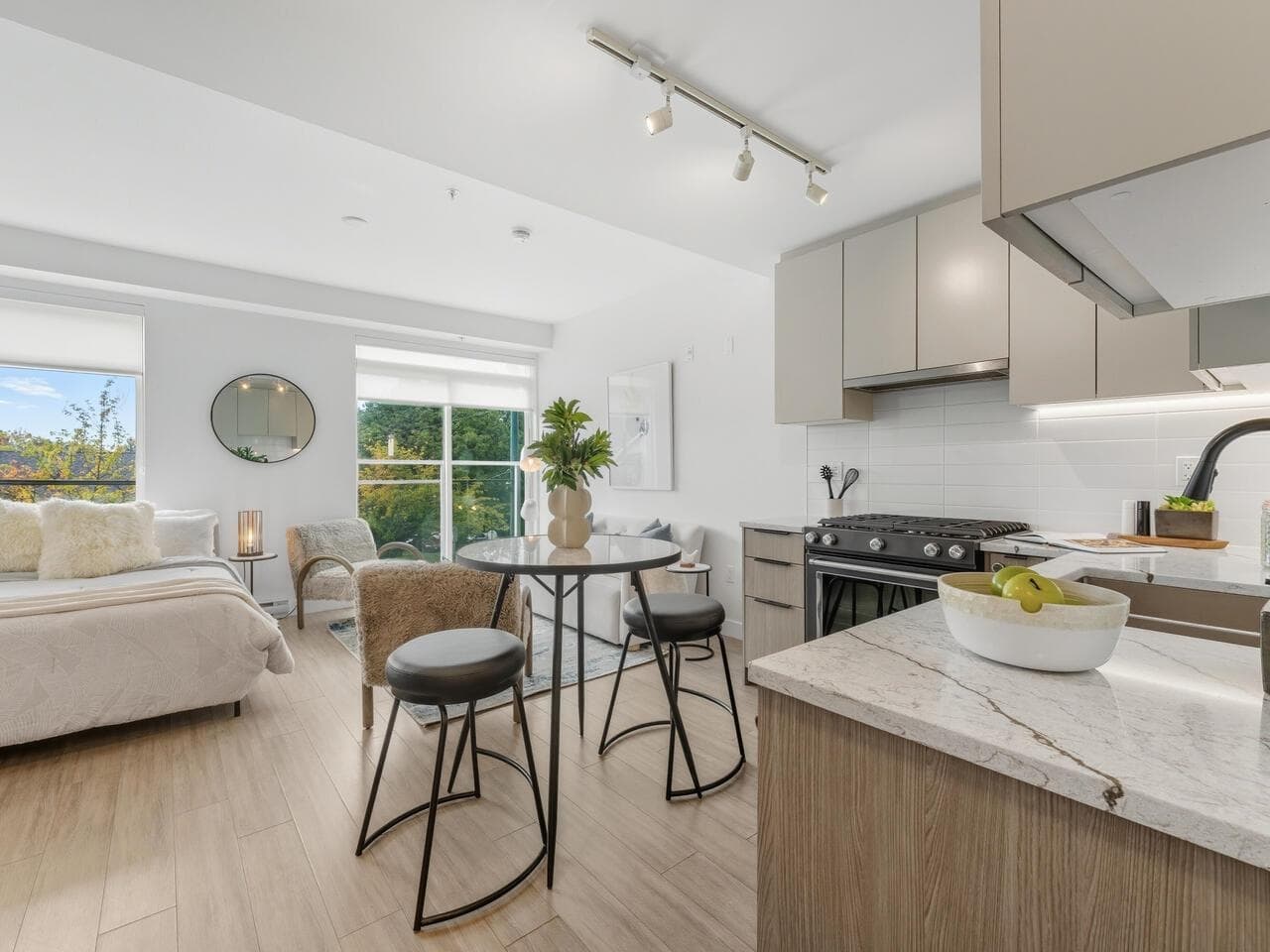 208 - 2408 Grant Street, Vancouver, V5K 3G4 — photo 2