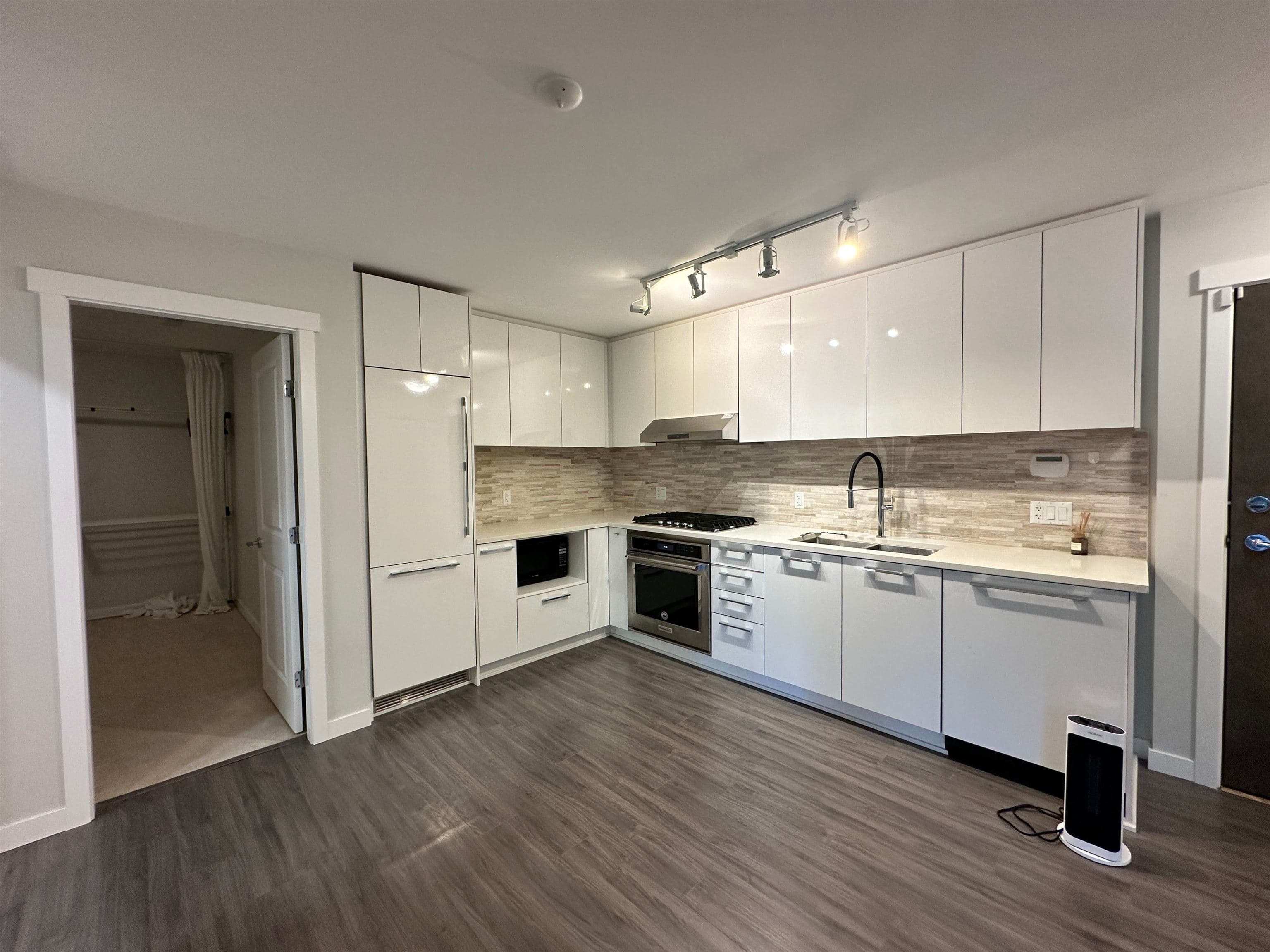 122 - 9500 Tomicki Avenue, Vancouver, V6X 0R9 — photo 2