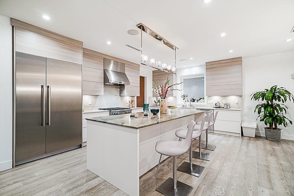 4610 Marine Drive, Burnaby, V5J 3G2 — photo 2