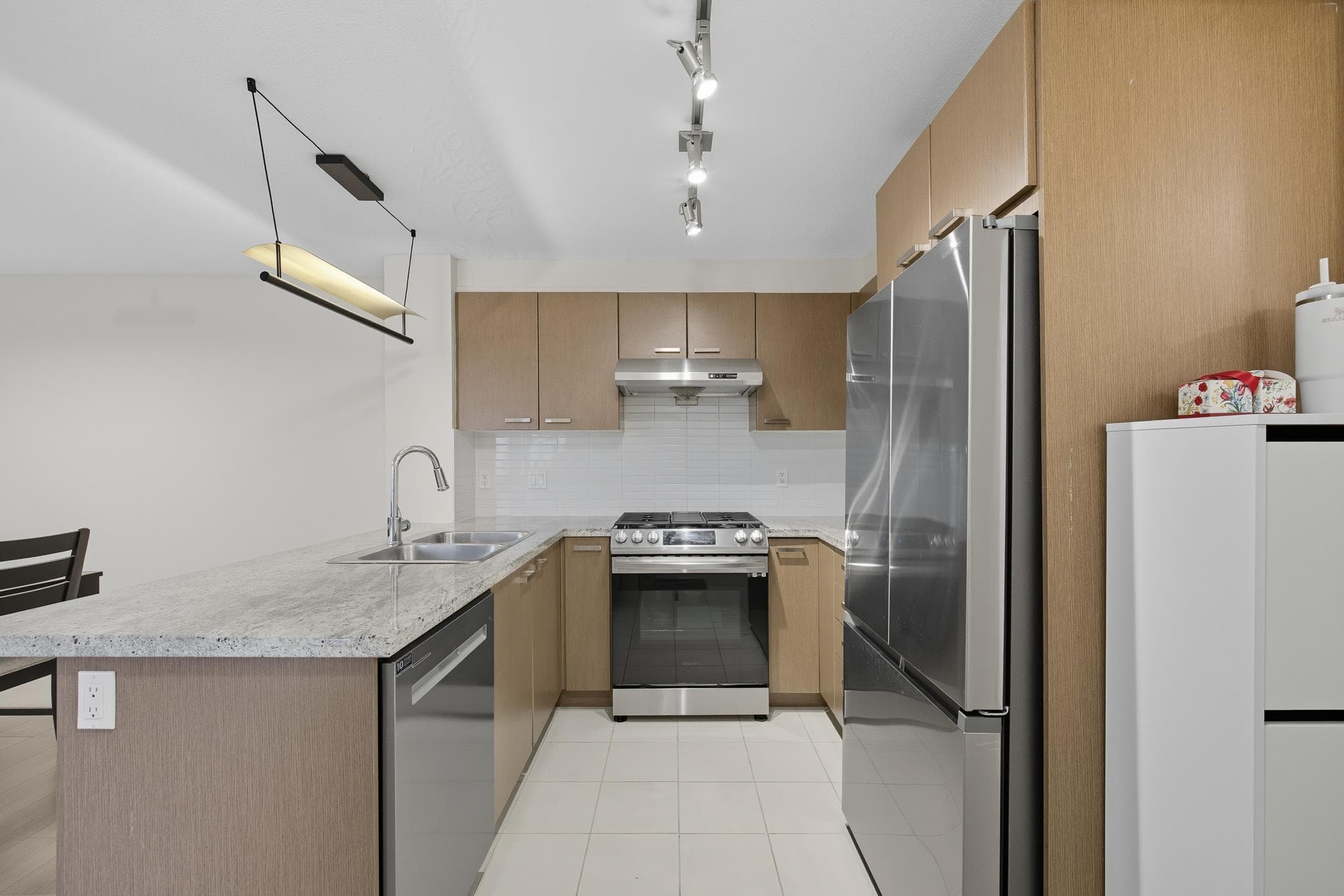 221 - 9500 Odlin Road, Richmond, V6X 0H5 — photo 2