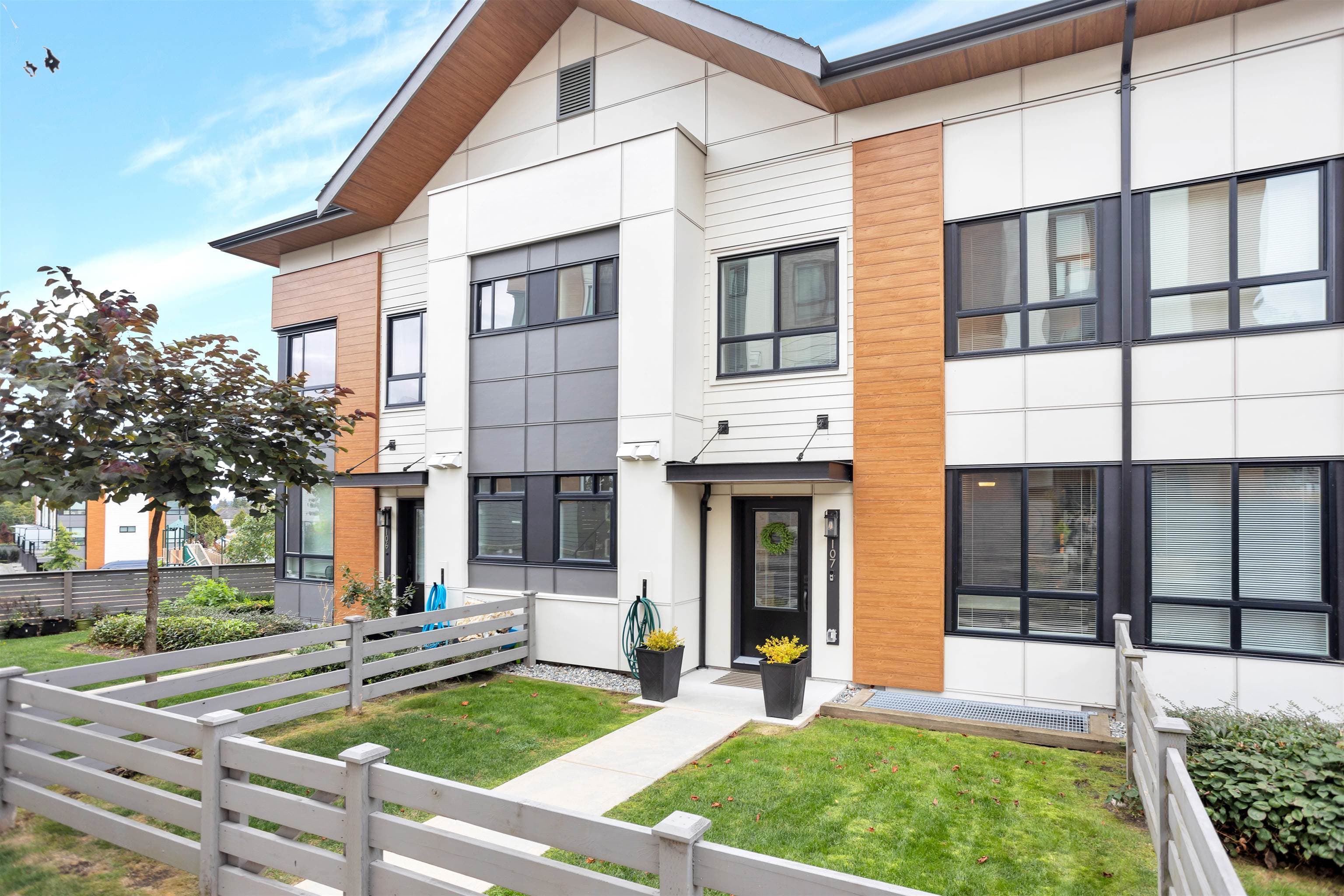 107 - 15111 Edmund Drive, Surrey, V3S 0A5 — photo 2