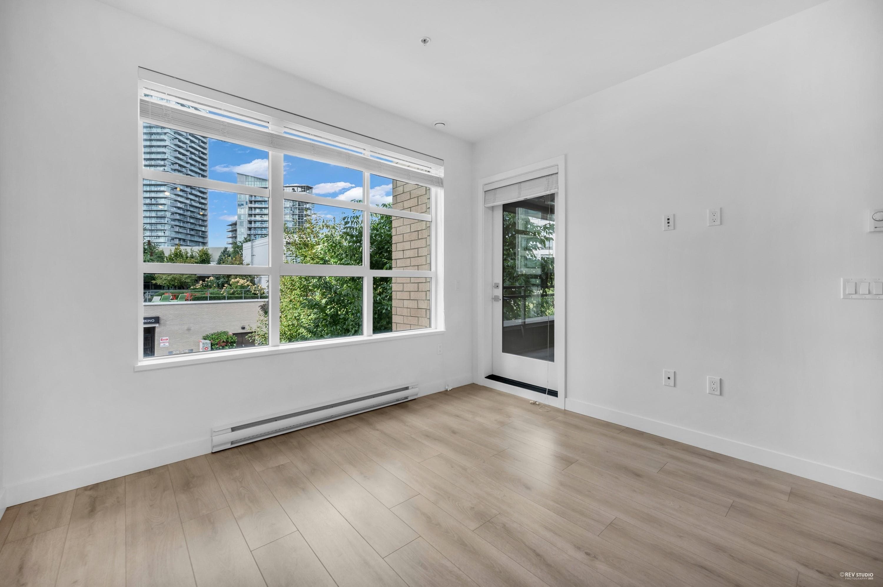 210 - 603 Regan Avenue, Coquitlam, V3J 0K2 — photo 2