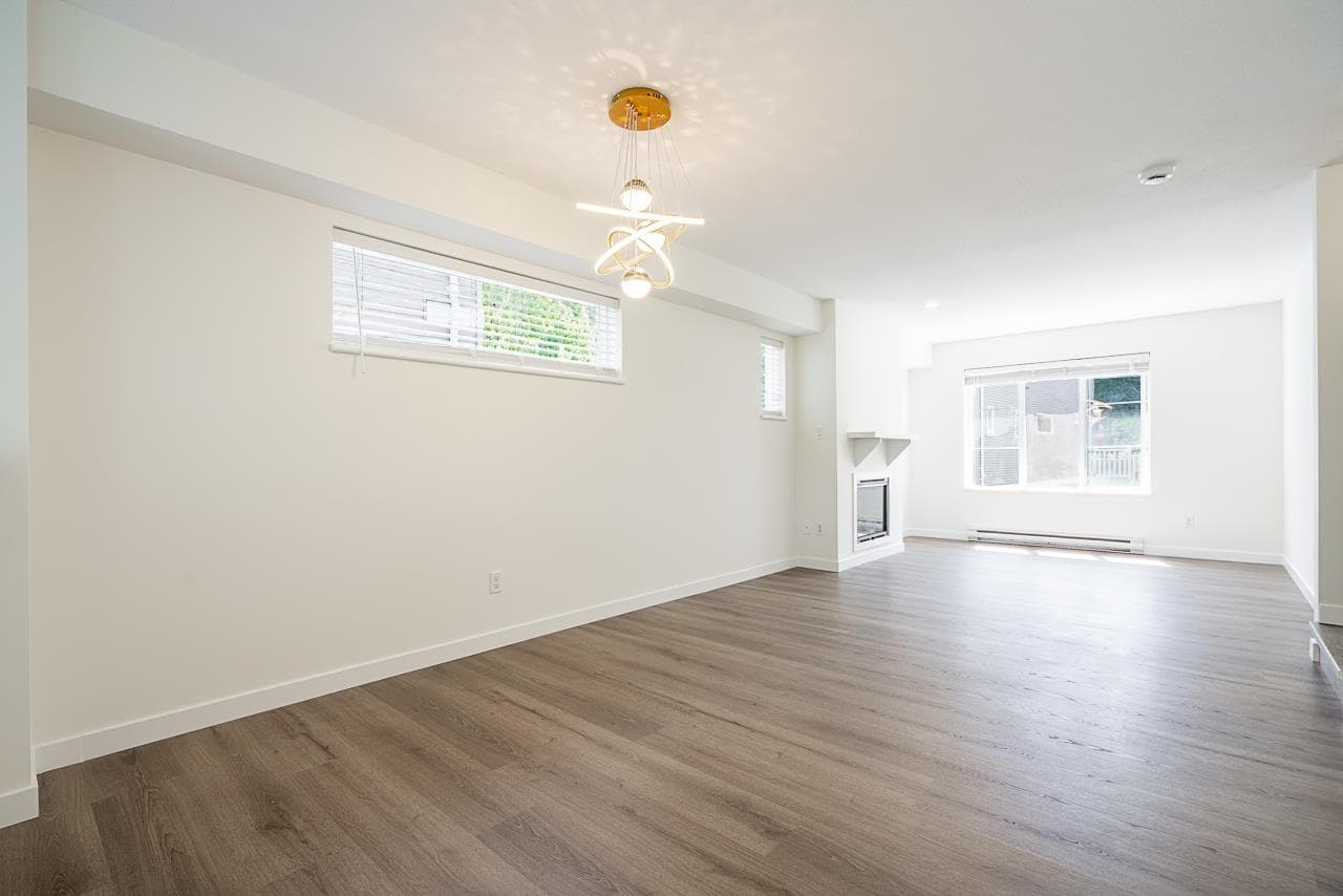 52 - 15155 62a Avenue, Surrey, V3S 8A6 — photo 3