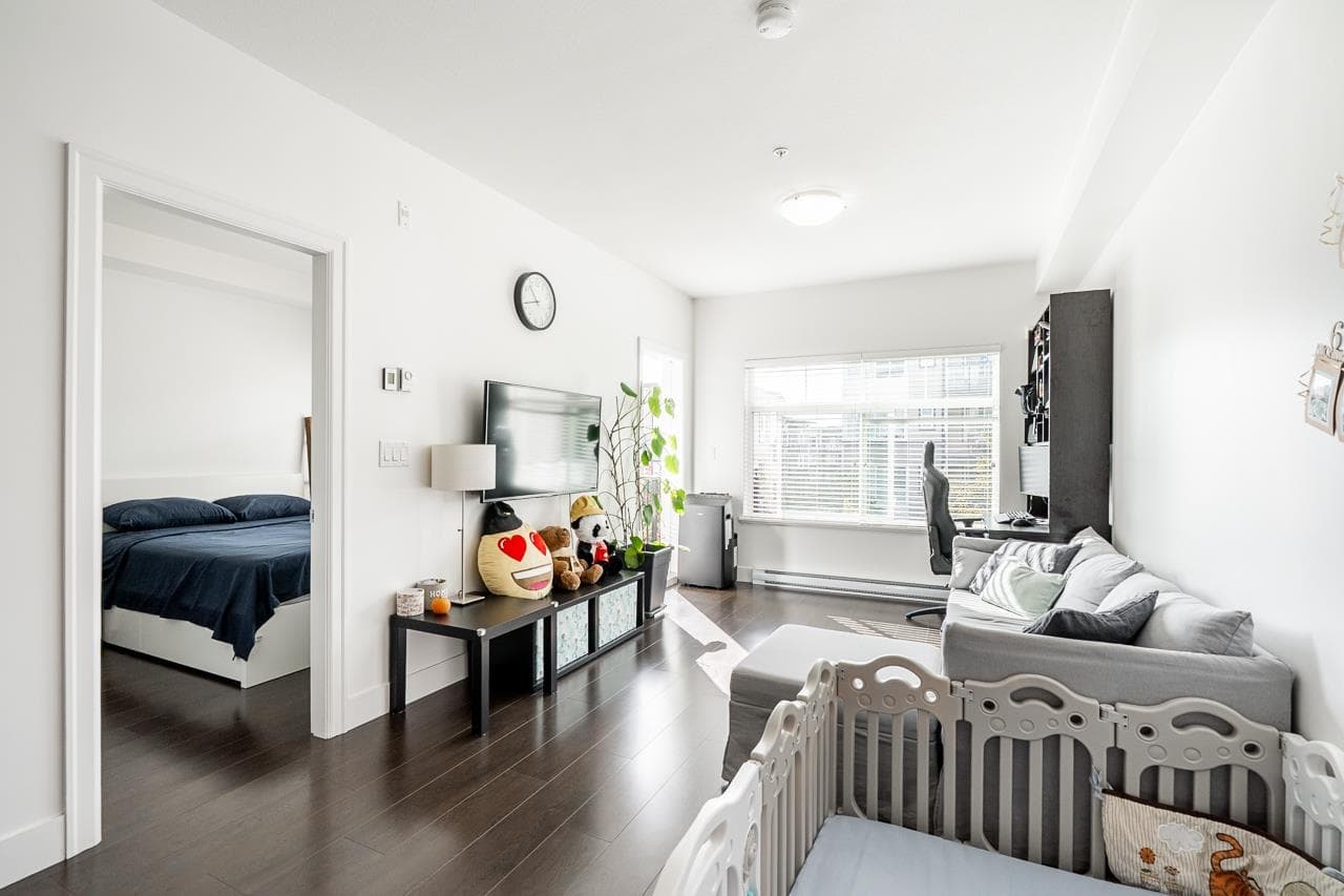 313 - 6480 195a Street, Surrey, V4N 6P1 — photo 3