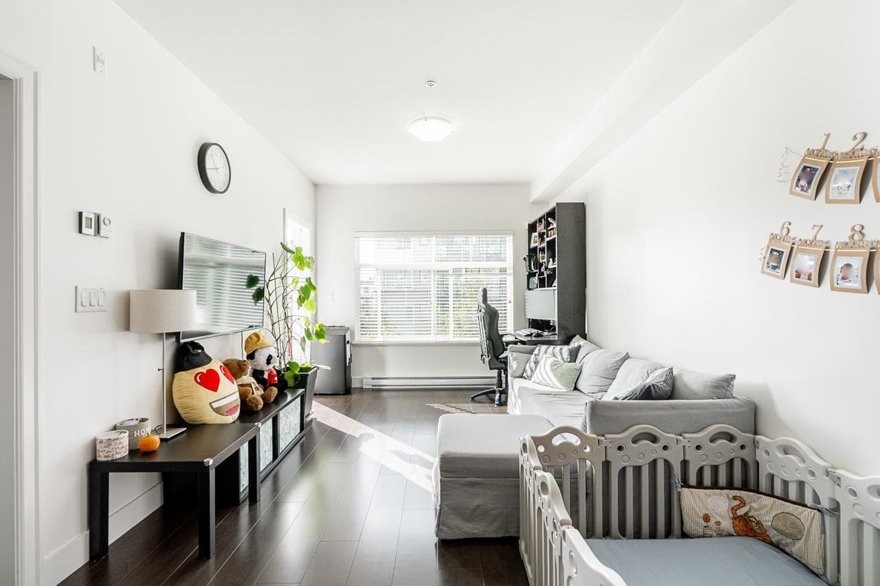 313 - 6480 195a Street, Surrey, V4N 6P1 — photo 4