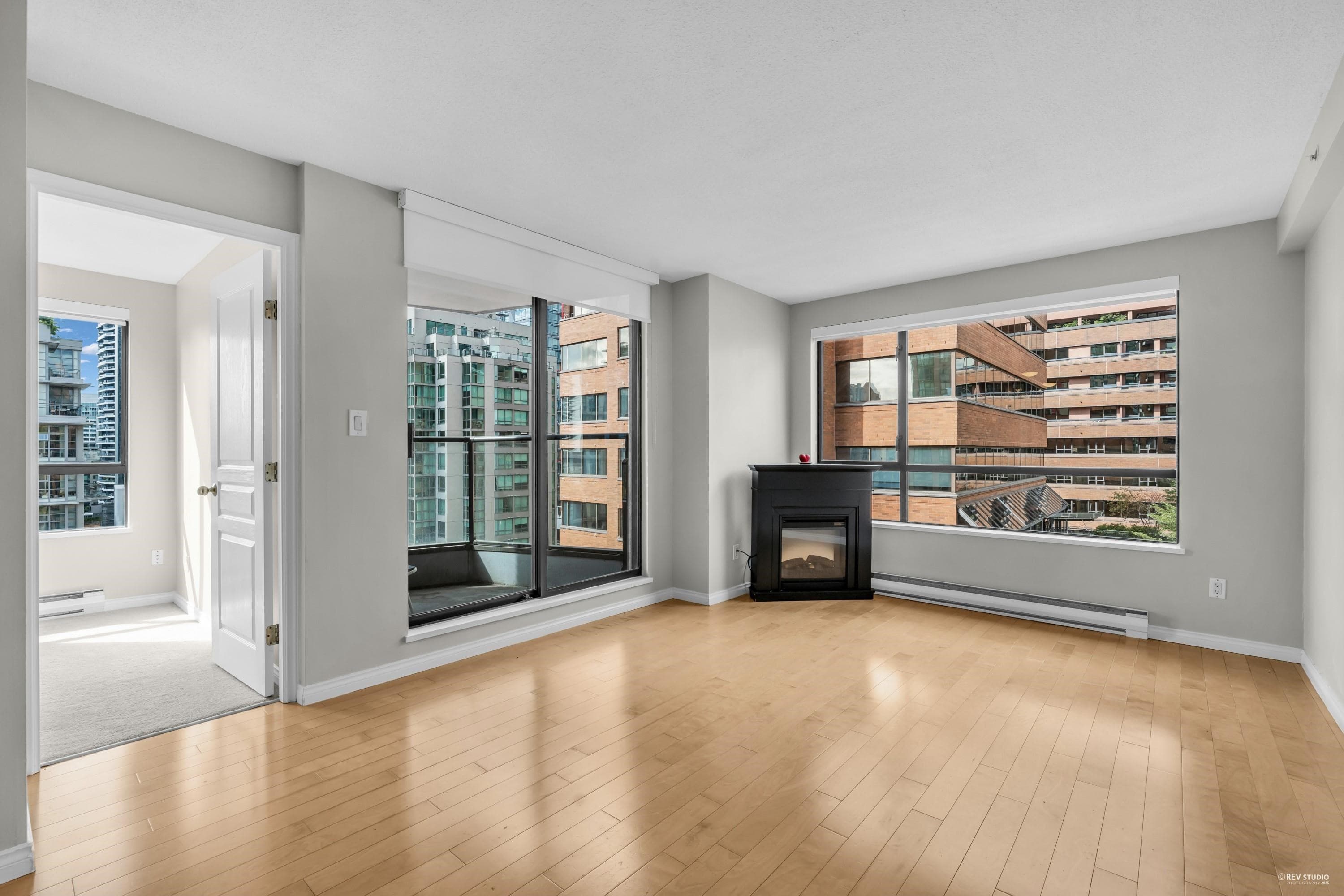 1608 - 1189 Howe Street, Vancouver, V6Z 2X4 — photo 1
