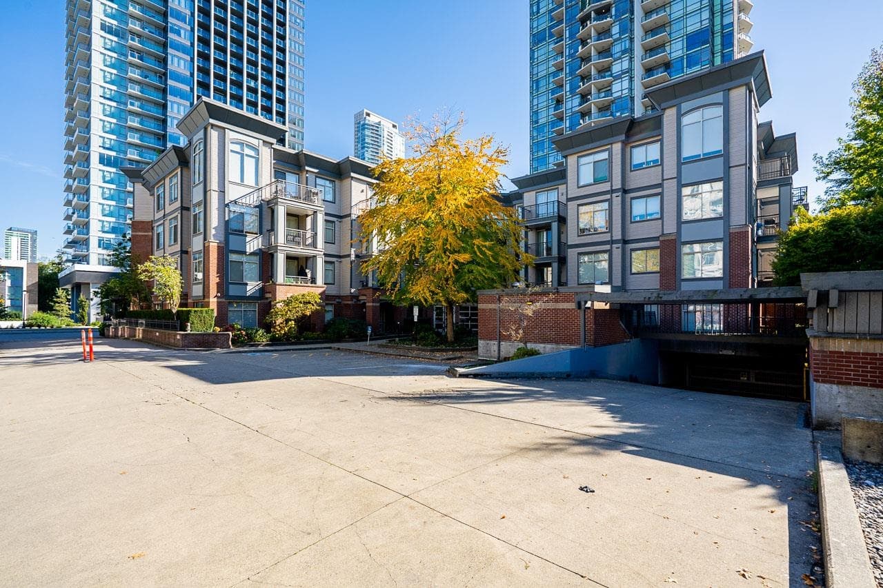 206 - 10455 University Drive, Surrey