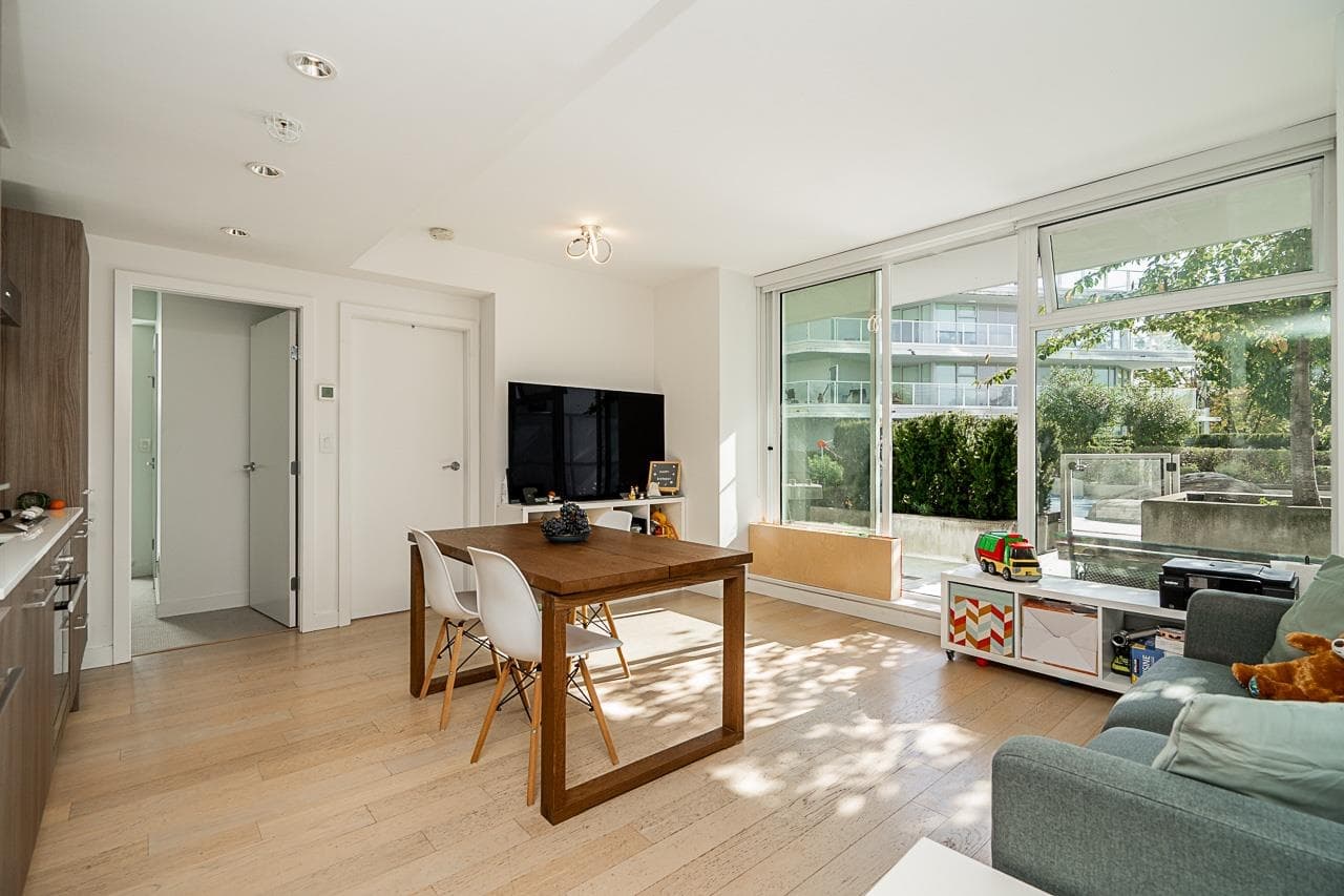 301 - 4638 Gladstone Street, Vancouver, V5N 0G5 — photo 1