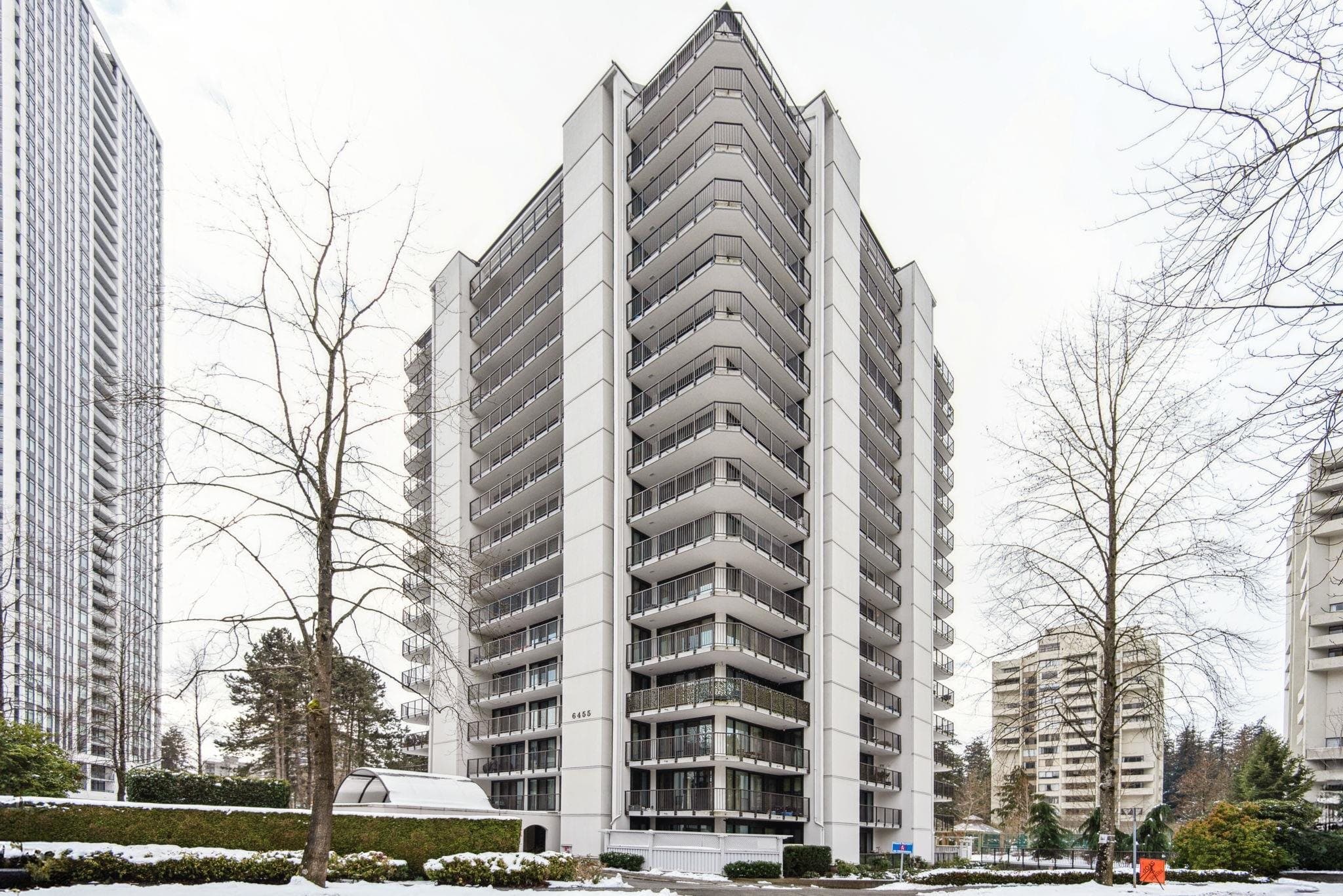 707 - 6455 Willingdon Avenue, Burnaby, V5H 4E4 — photo 1