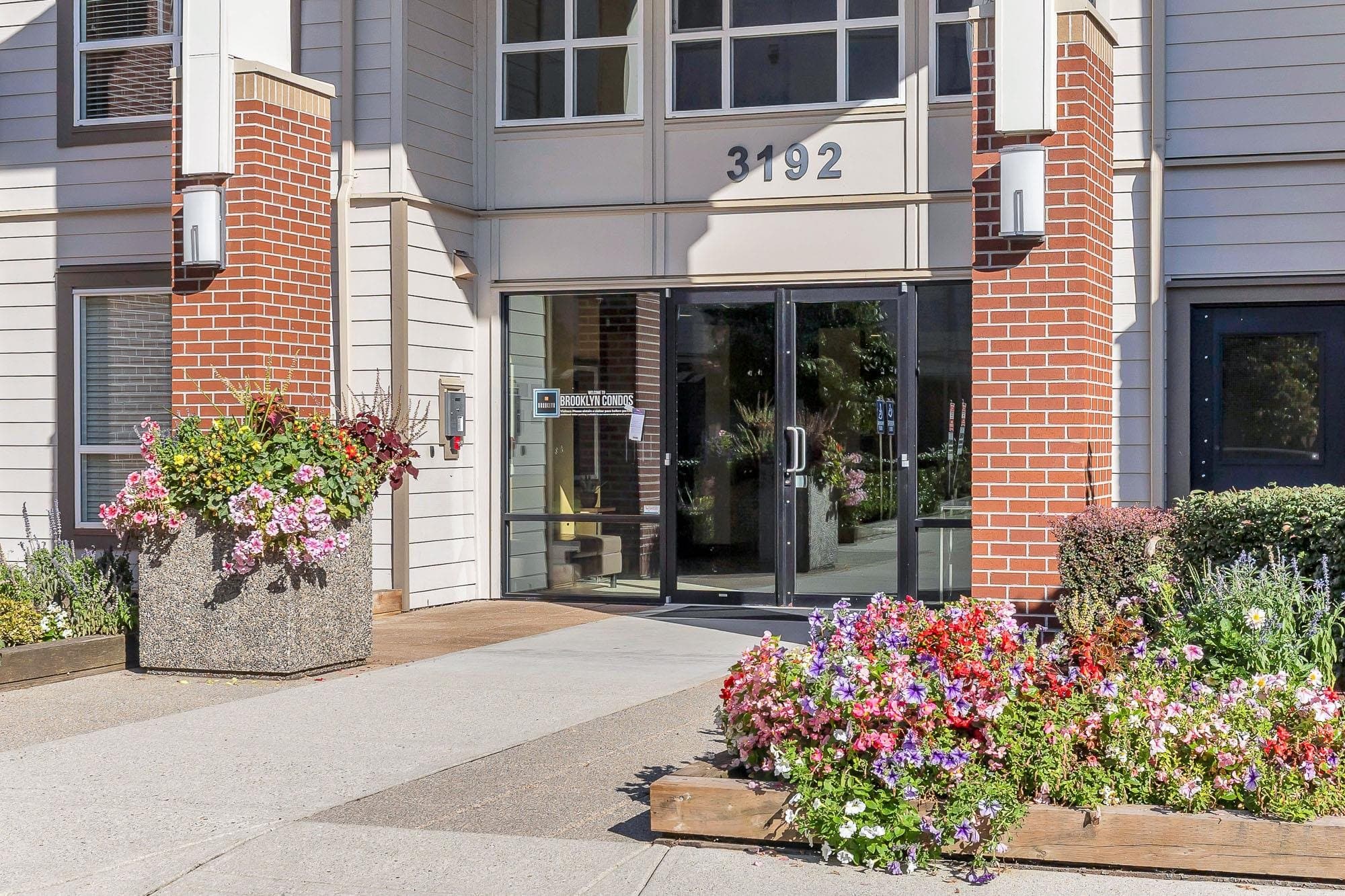 210 - 3192 Gladwin Road, Abbotsford, V2T 6M9 — photo 2