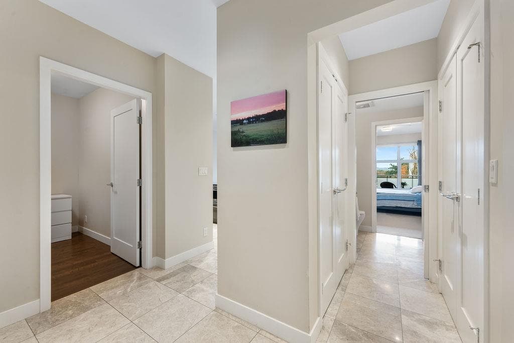 301 - 4570 Hastings Street, Burnaby, V5C 0E8 — photo 3