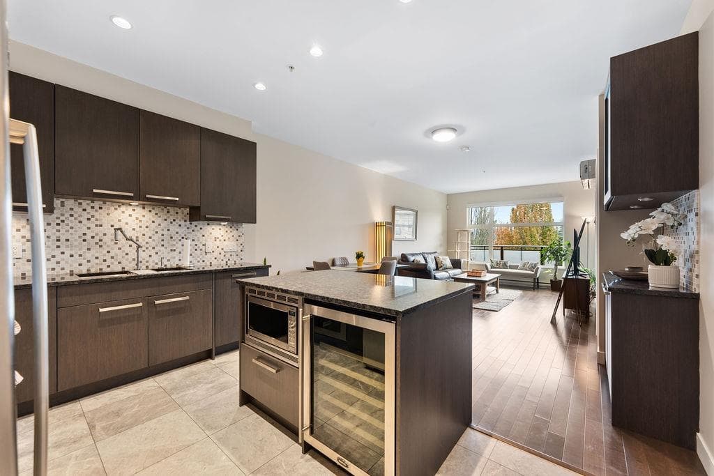 301 - 4570 Hastings Street, Burnaby, V5C 0E8 — photo 5