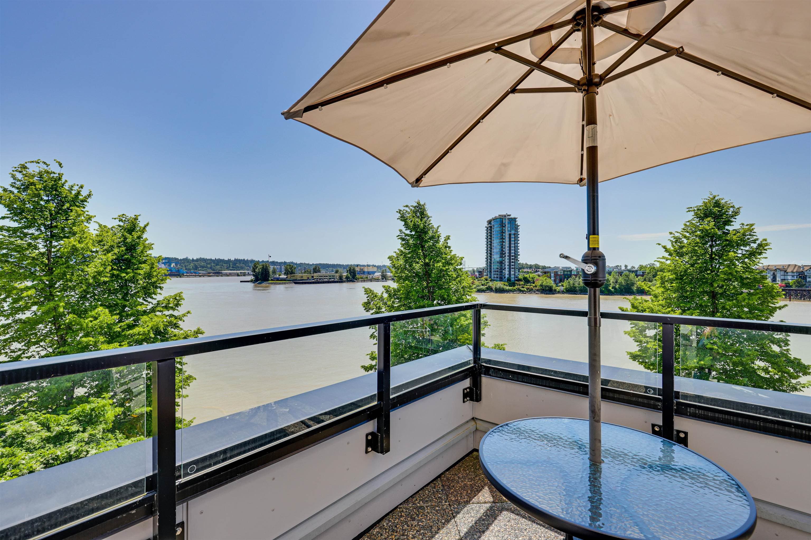 420 - 1150 Quayside Drive, New Westminster — sold