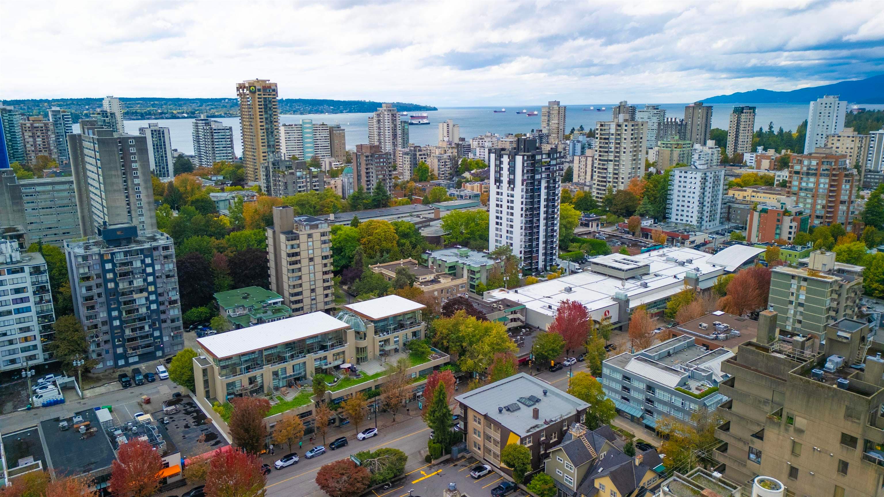 PH4 - 1688 Robson Street, Vancouver, V6G 1C7 — photo 2