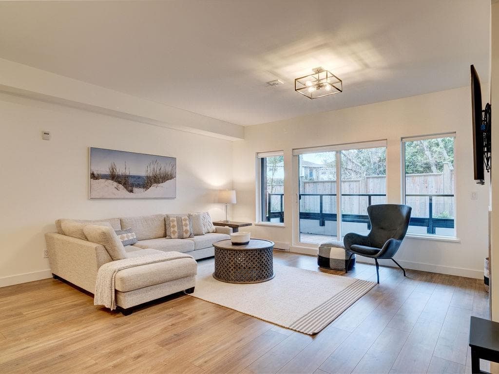 201 - 710 School Road, Gibsons, V0N 1V9 — photo 3