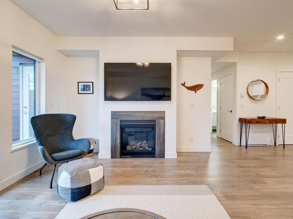 201 - 710 School Road, Gibsons, V0N 1V9 — photo 4