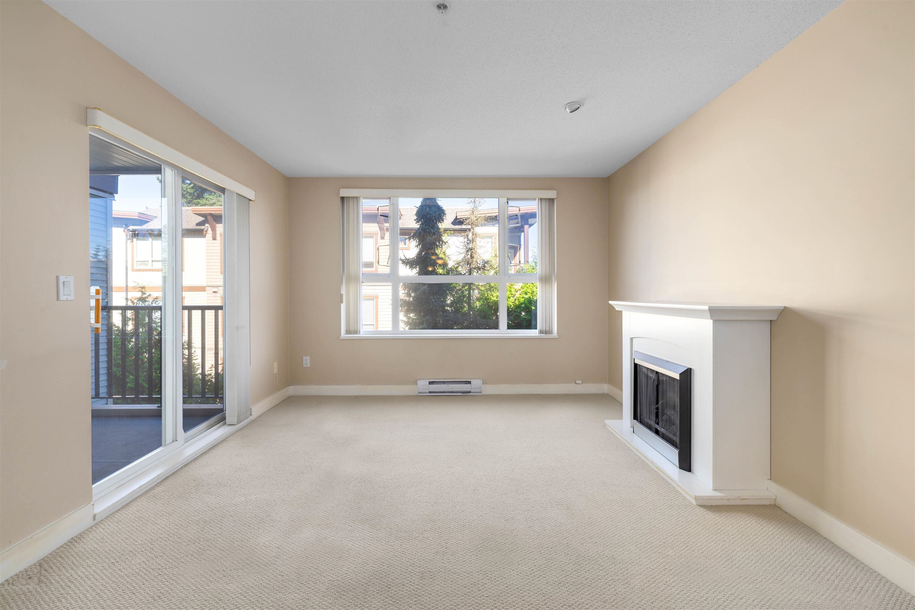 305 - 15265 17a Avenue, Surrey, V4A 1V4 — photo 3