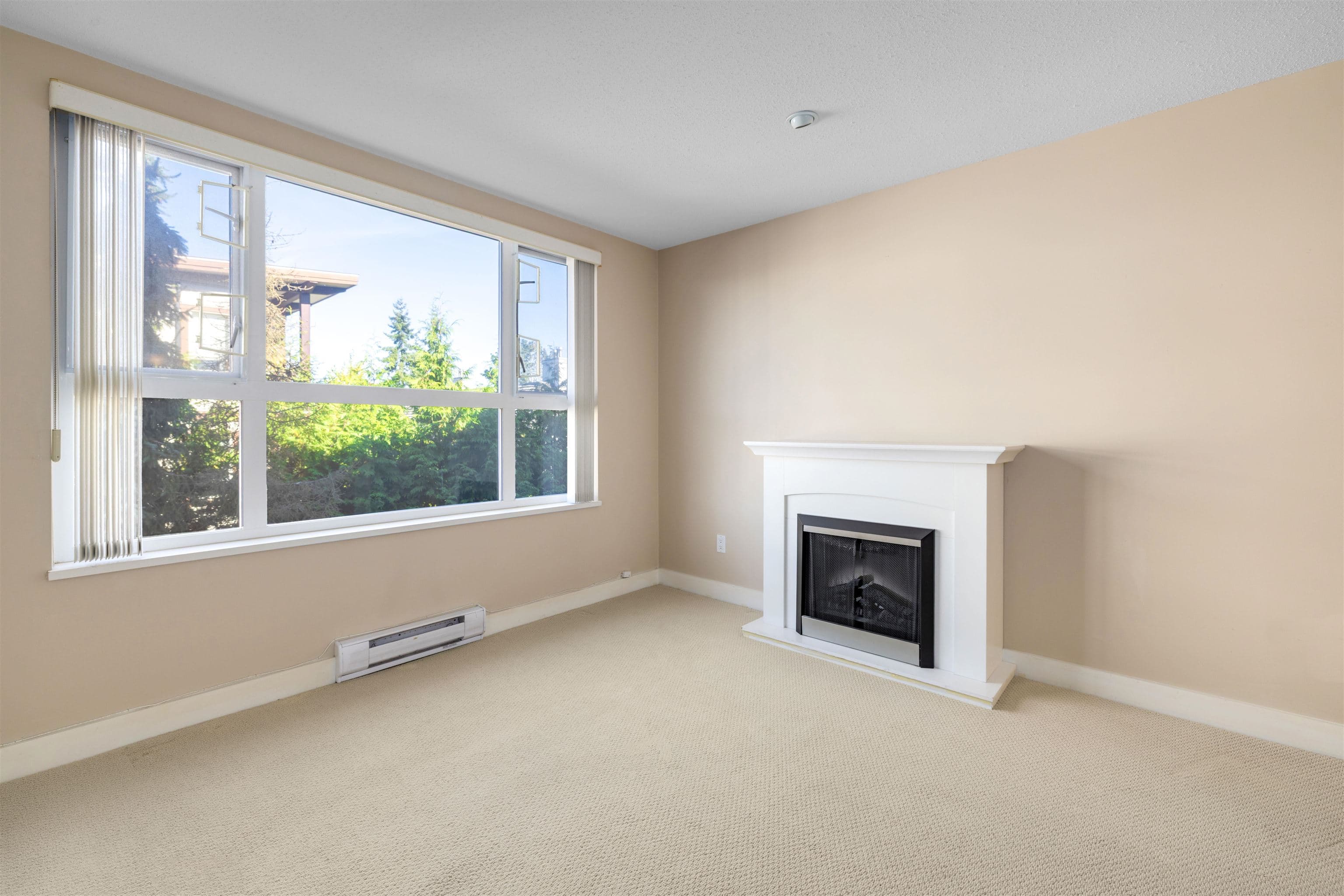 305 - 15265 17a Avenue, Surrey, V4A 1V4 — photo 4