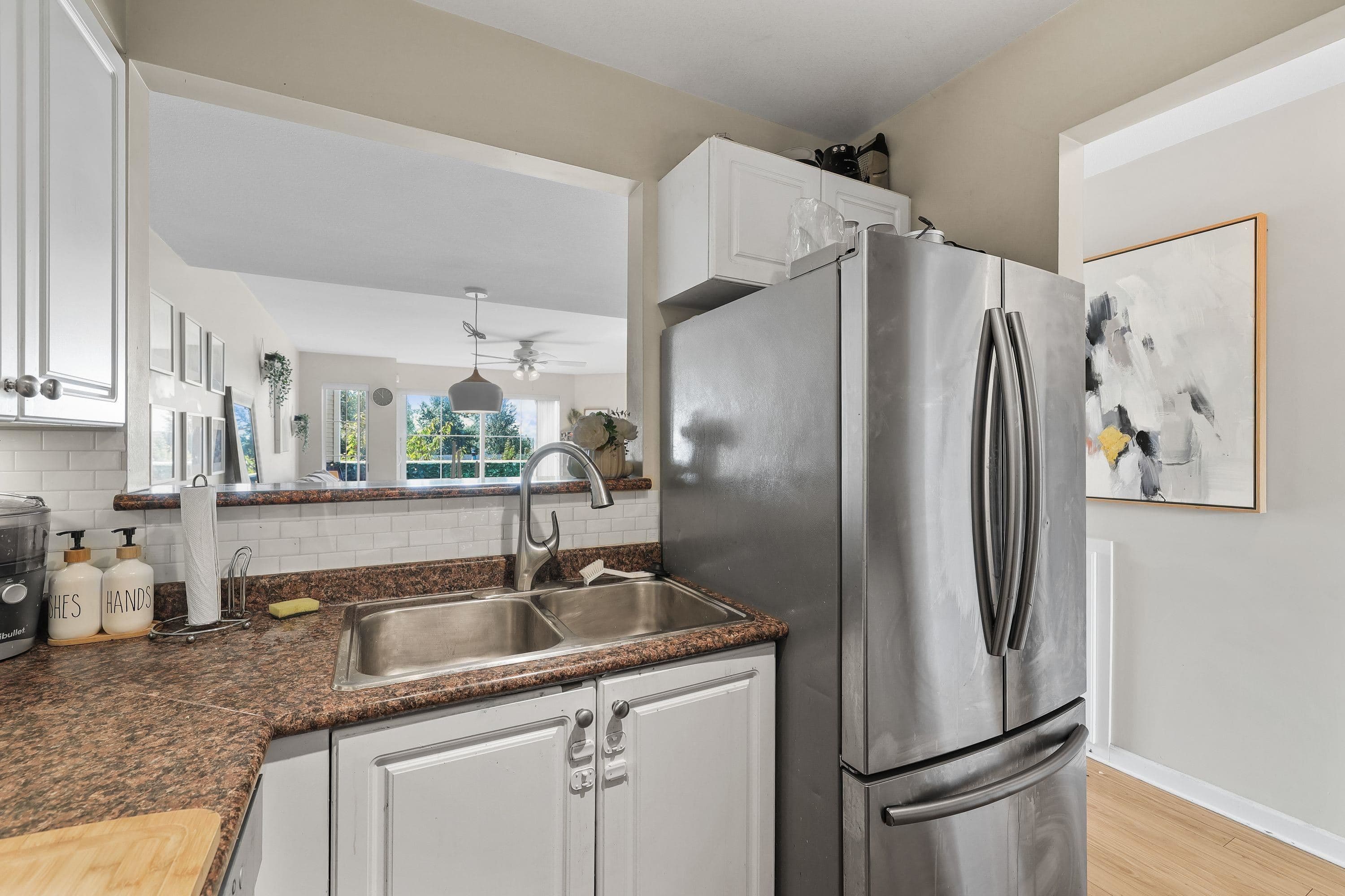 10 1383 Brunette Avenue, Coquitlam, V3K 1G6 — photo 4