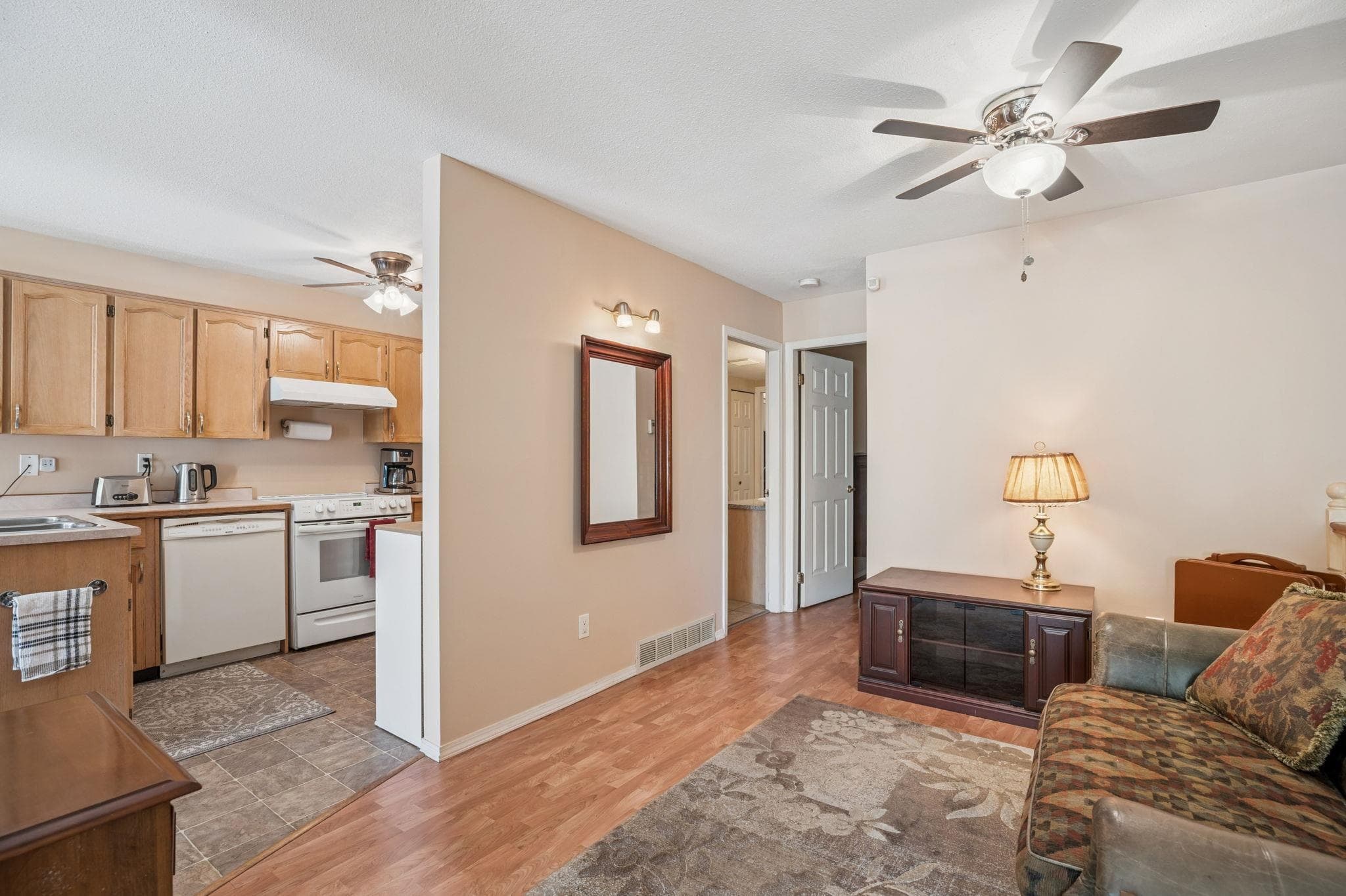 402 - 11726 225 Street, Maple Ridge, V2X 6E4 — photo 3