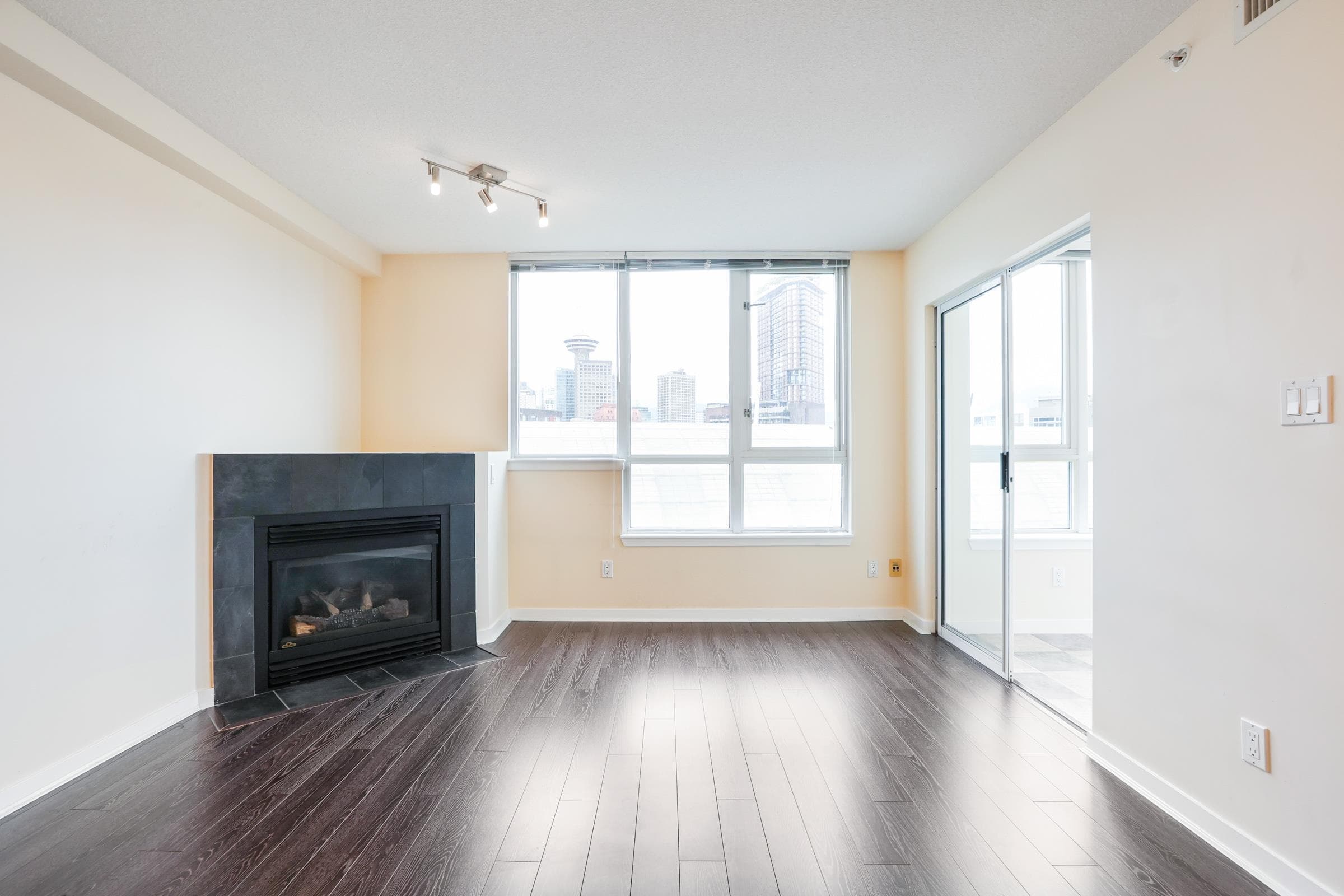 905 - 63 Keefer Place, Vancouver, V6B 6N6 — photo 3