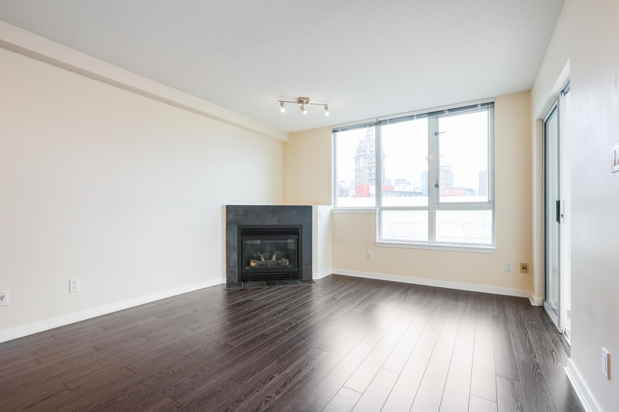 905 - 63 Keefer Place, Vancouver, V6B 6N6 — photo 4