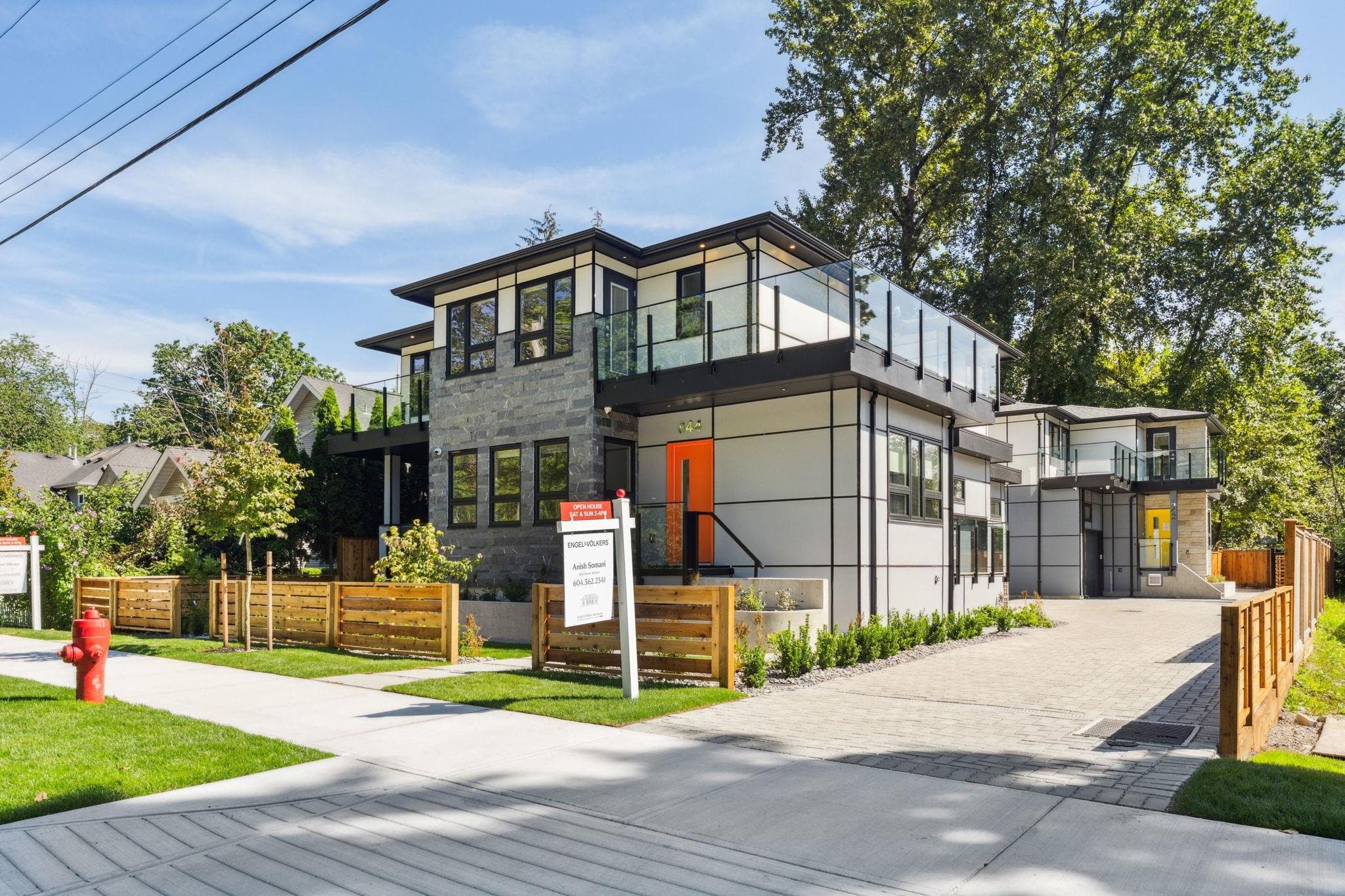844 St. Denis Avenue, North Vancouver