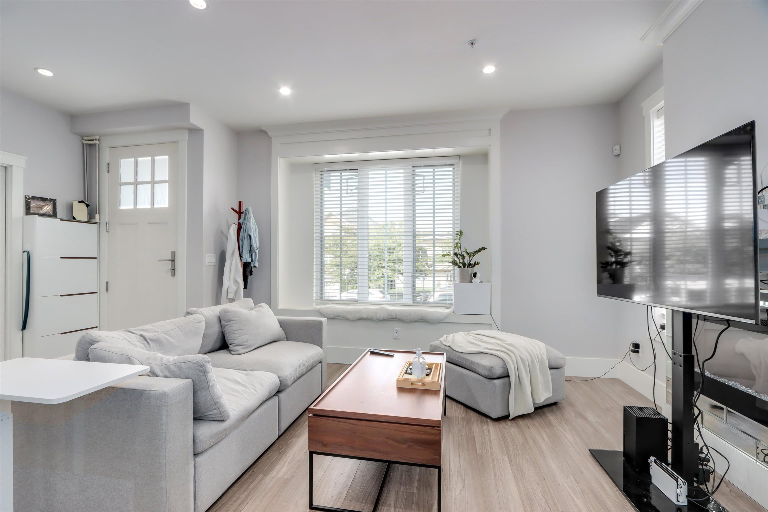 2496 Brock Street, Vancouver, V5R 2R4 — photo 4