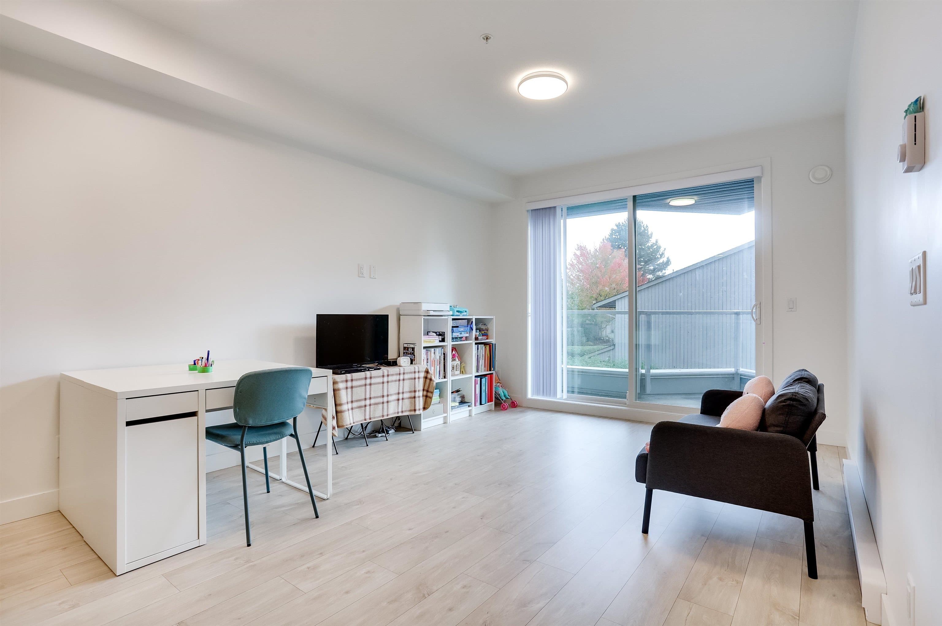 202 - 32838 Landeau Place, Abbotsford, V2S 0M6 — photo 3