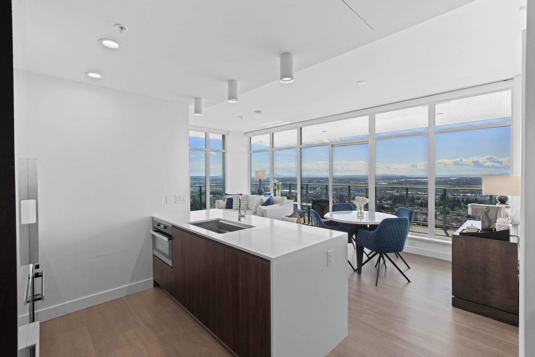 2504 - 6511 Sussex Avenue, Burnaby, V5H 0K5 — photo 1