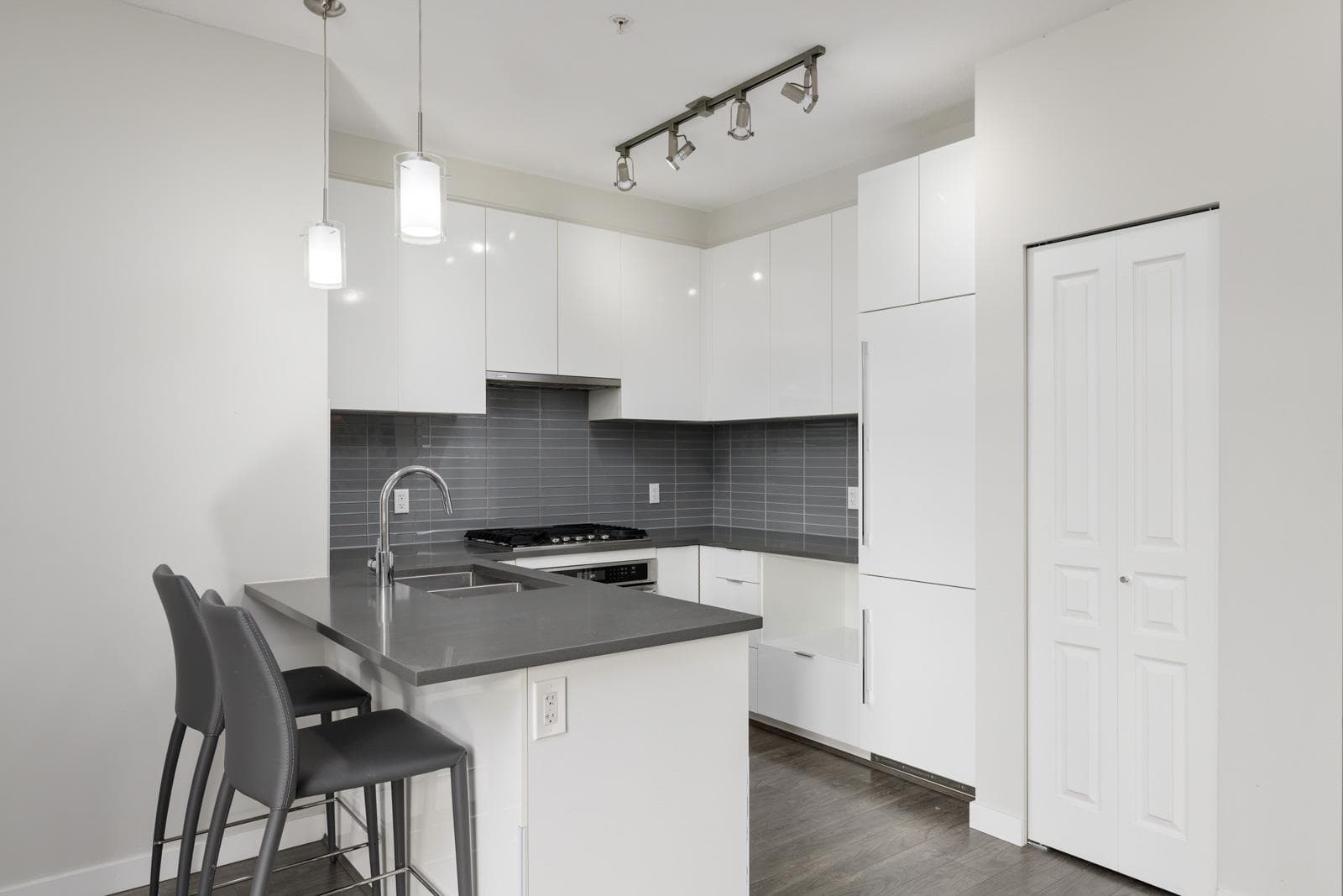 109 - 9388 Tomicki Avenue, Richmond, V6X 0P1 — photo 2