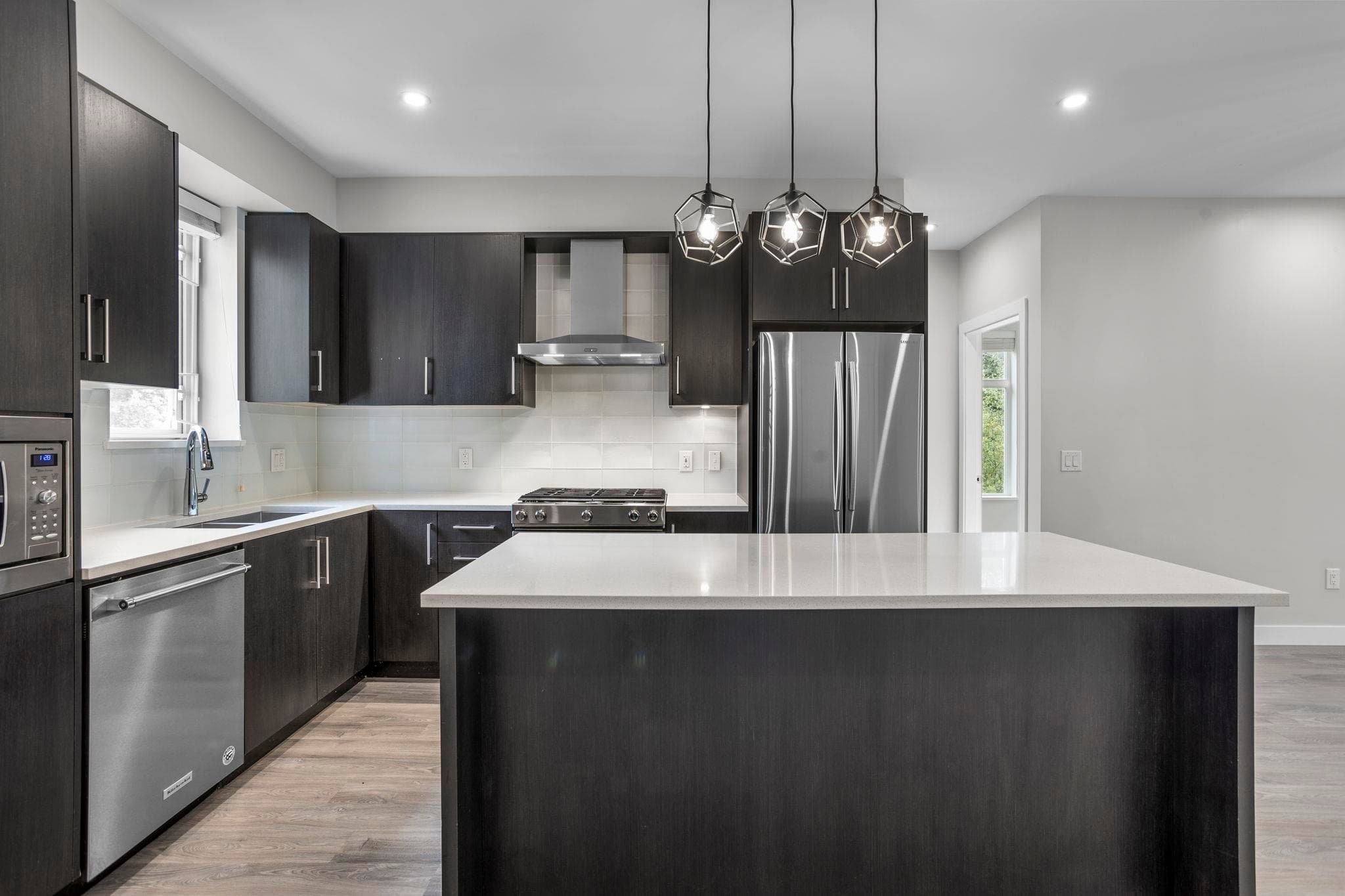 306 - 15436 31 Avenue, Surrey, V3Z 1H3 — photo 1