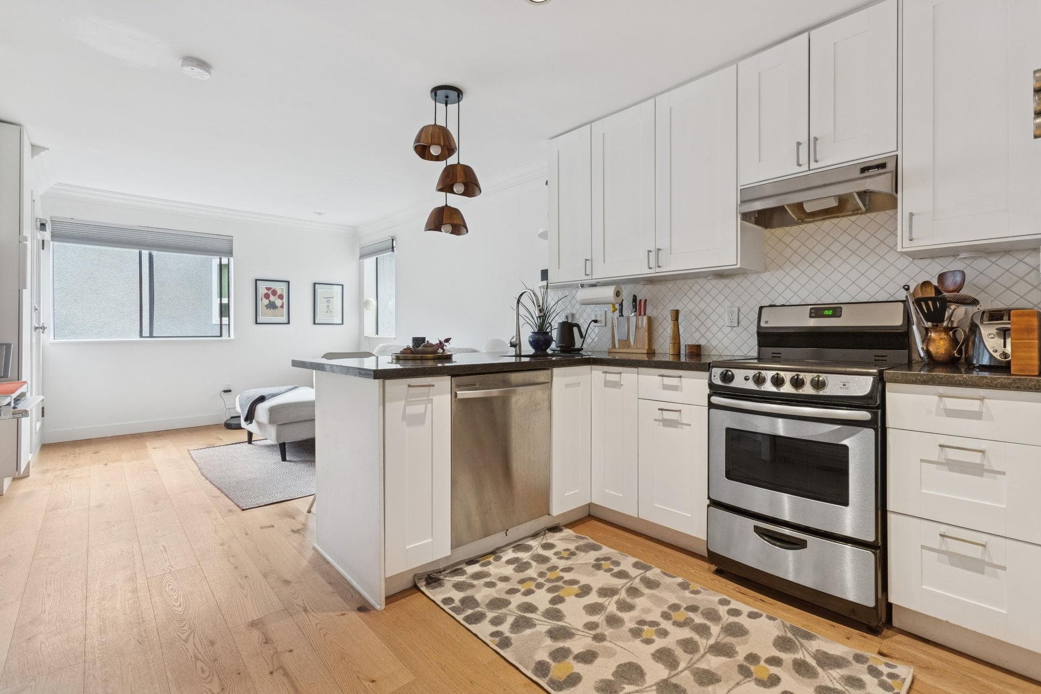 204 - 853 E 7th Avenue, Vancouver