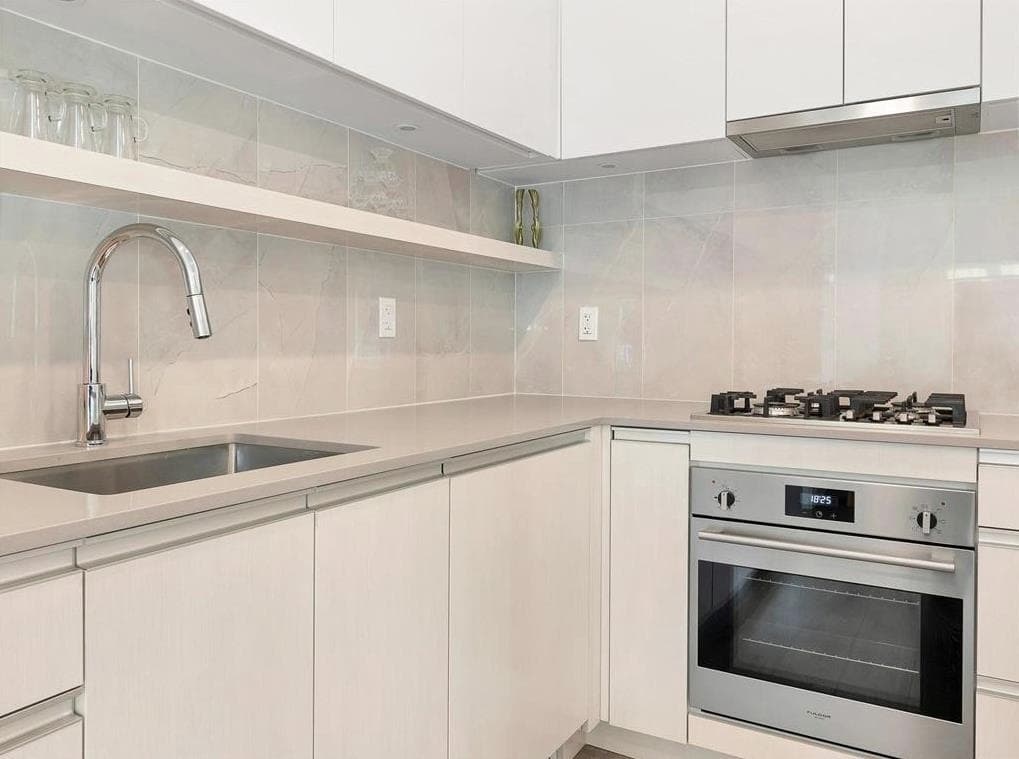 202 - 14225 103a Avenue, Surrey, V3T 0T4 — photo 1