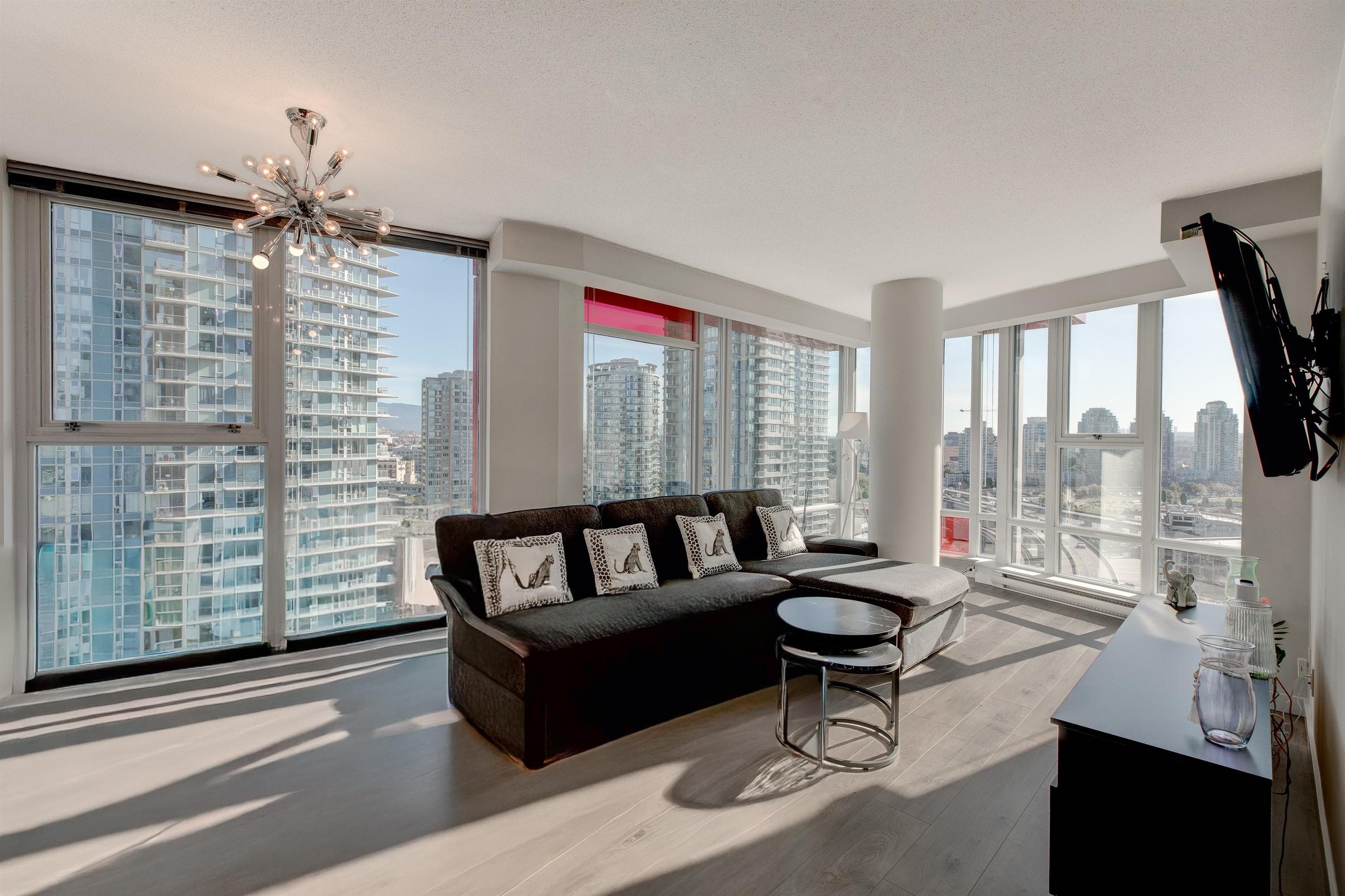 1508 - 602 Citadel Parade, Vancouver — sold