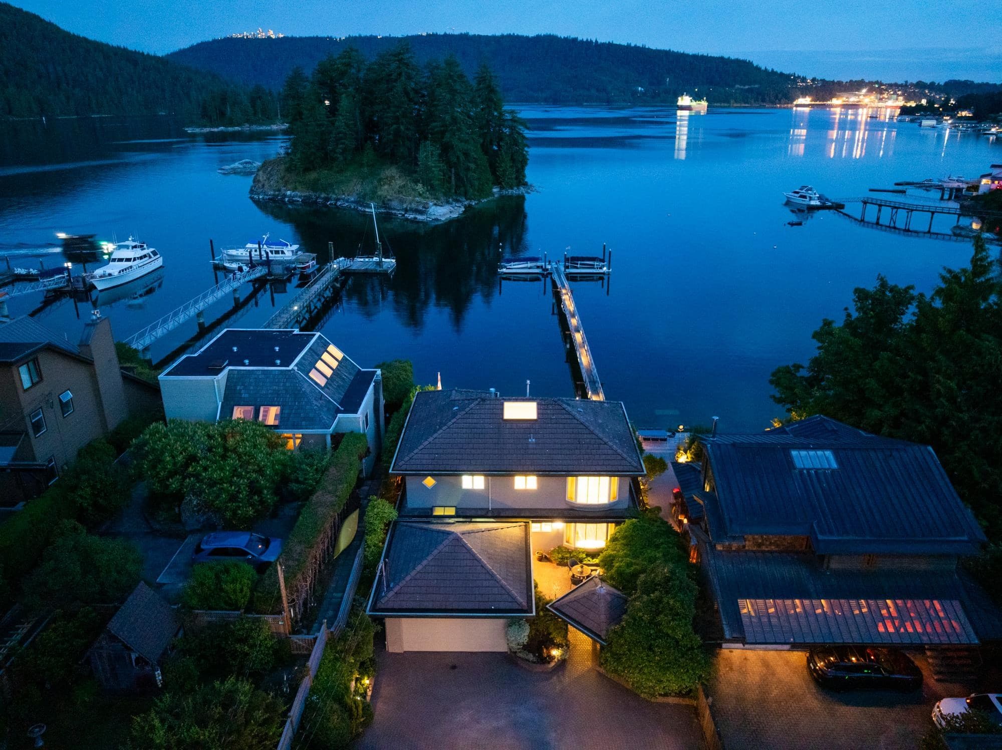 4625 Strathcona Road, North Vancouver