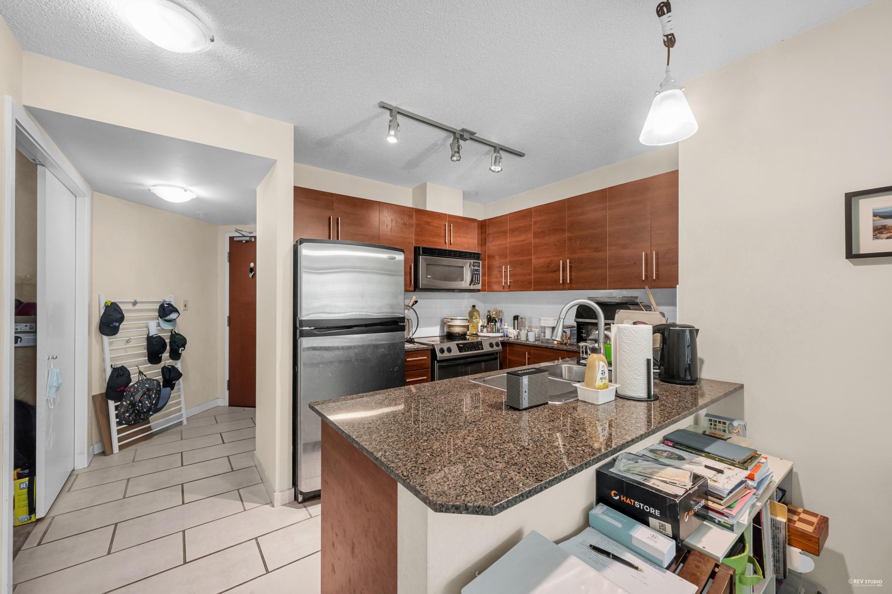 304 - 833 Agnes Street, New Westminster, V3M 0B1 — photo 4
