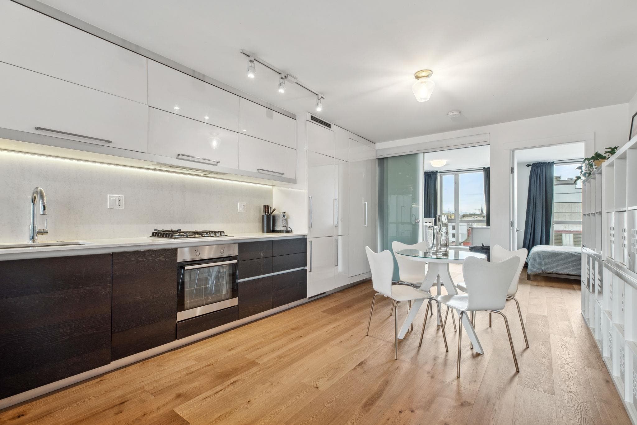 808 - 189 Keefer Street, Vancouver, V6A 0C8 — photo 3