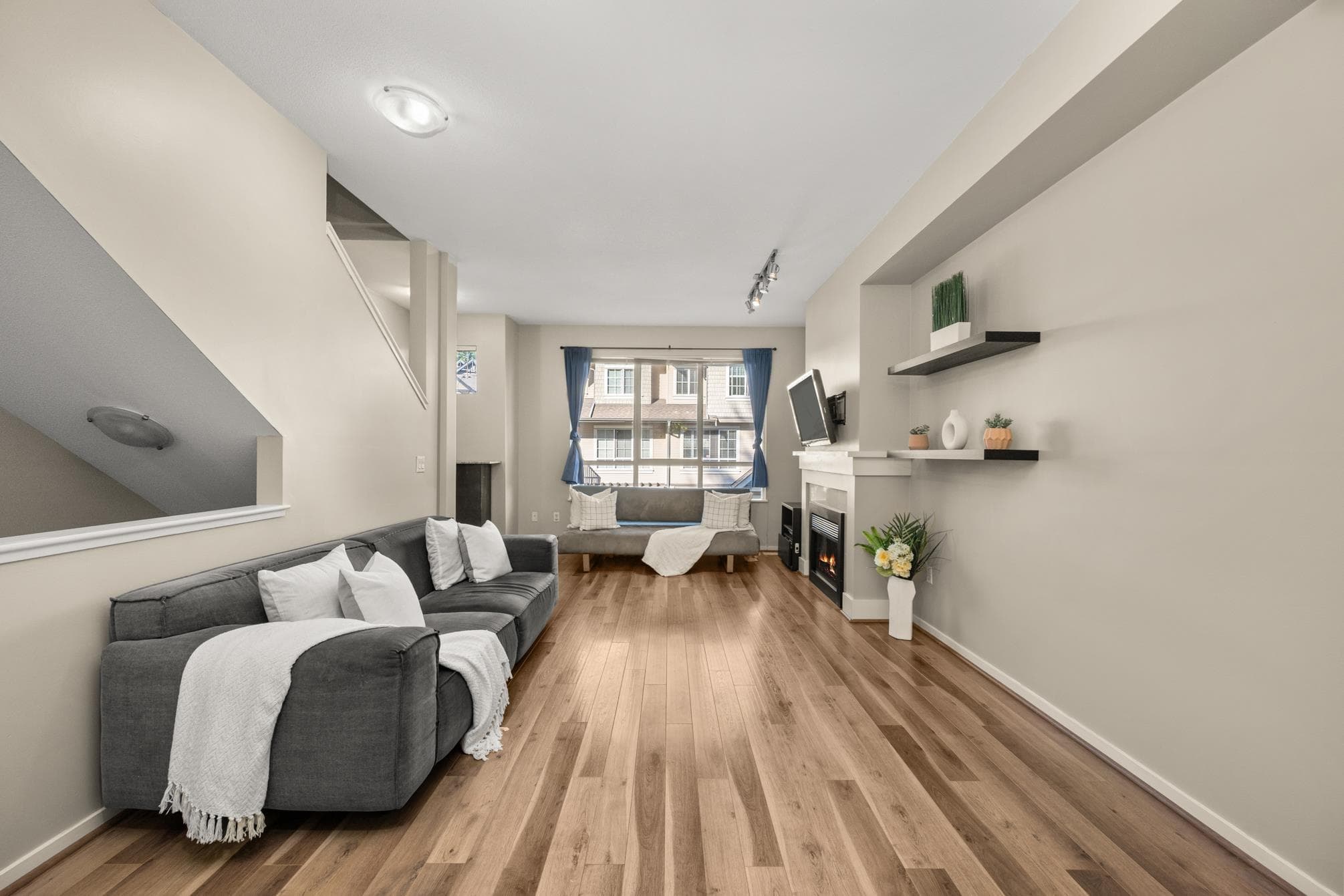 172 - 9133 Government Street, Burnaby, V3N 0B1 — photo 2
