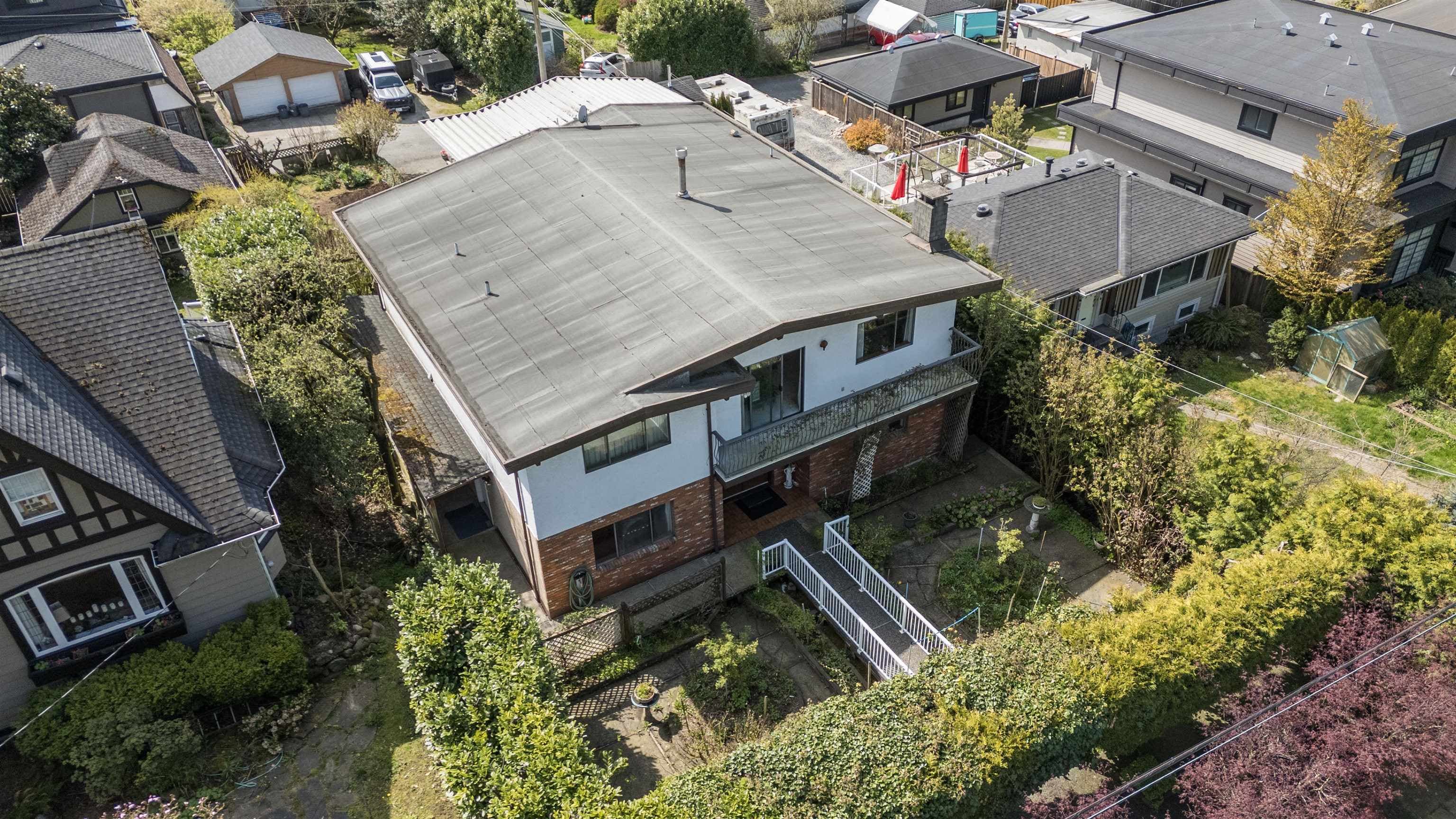 635 E Keith Road, North Vancouver, V7L 1W4 — photo 2