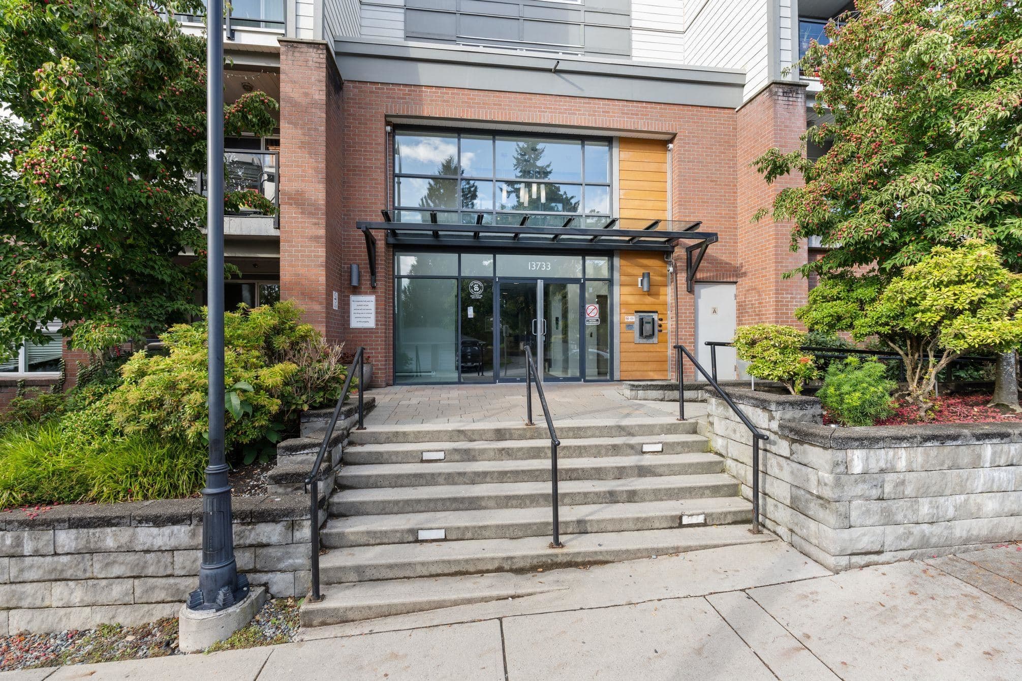 524 - 13733 107a Avenue, Surrey, V3T 0B7 — photo 2