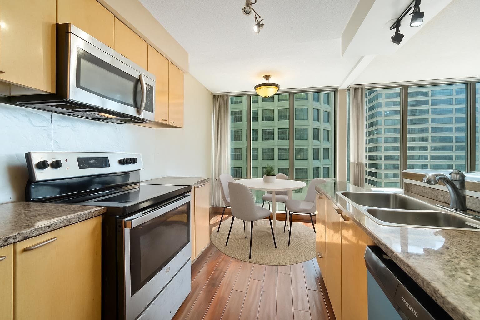 1106 - 1200 W Georgia Street, Vancouver, V6E 4R2 — photo 2