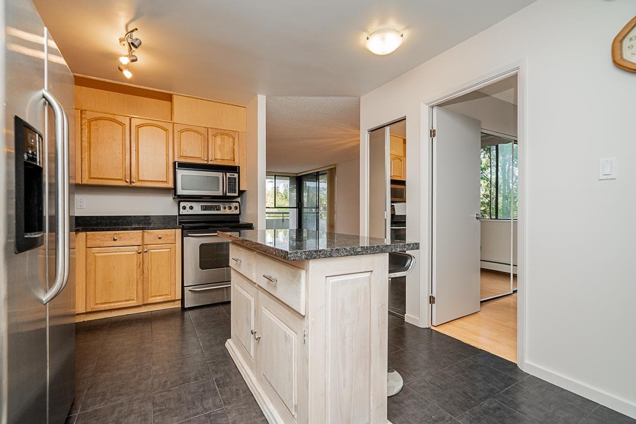406 - 3755 Bartlett Court, Burnaby, V3J 7G7 — photo 2